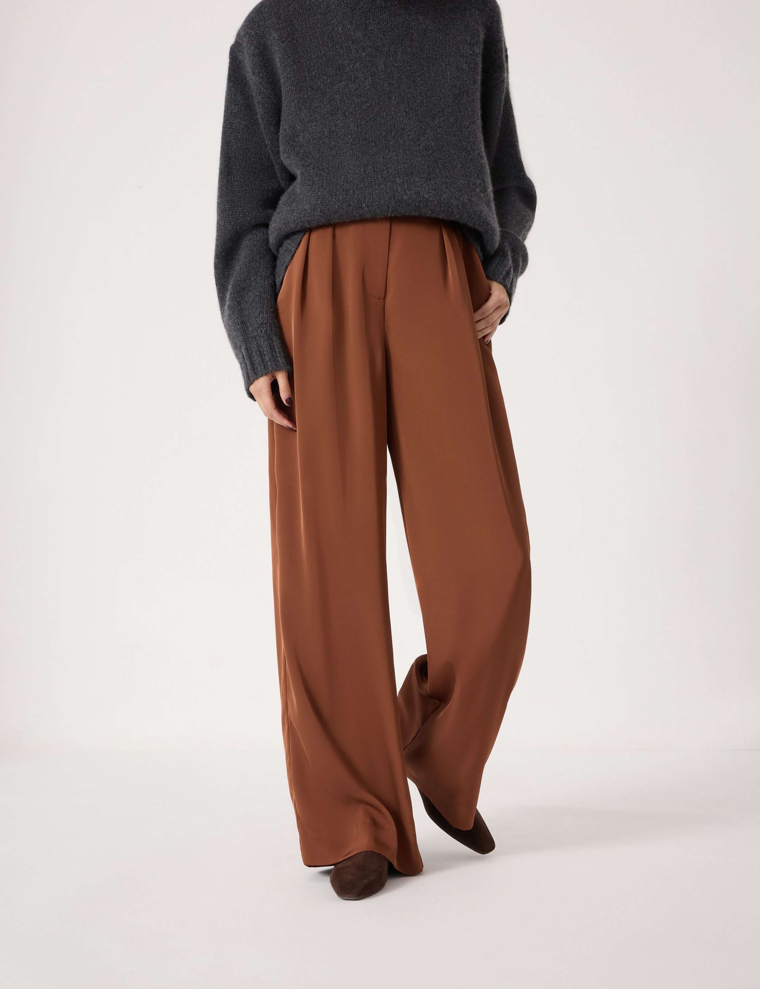 Satin Twill Pleat Front Wide Leg Trousers 4 of 6
