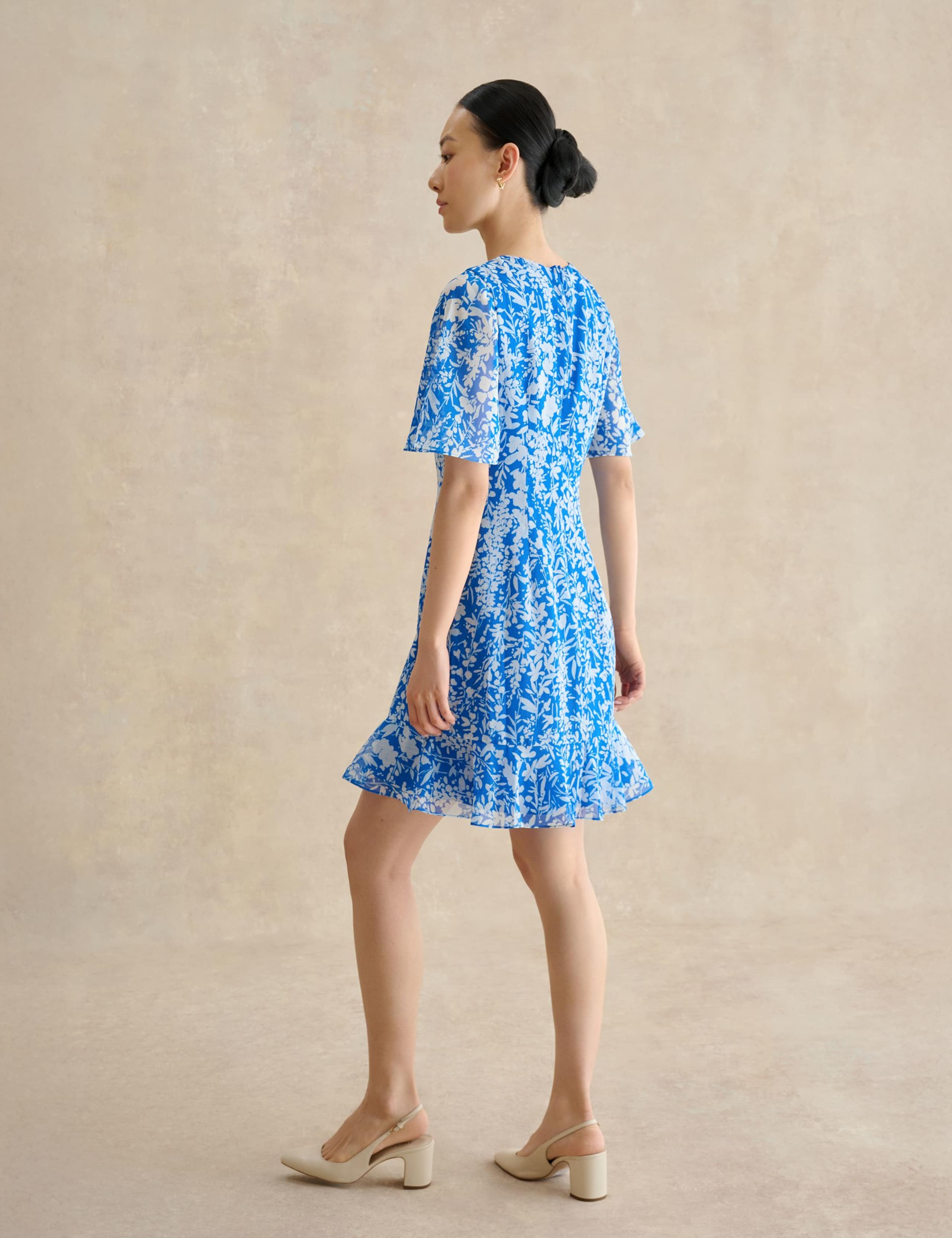 Floral Round Neck Mini Shift Dress 4 of 5