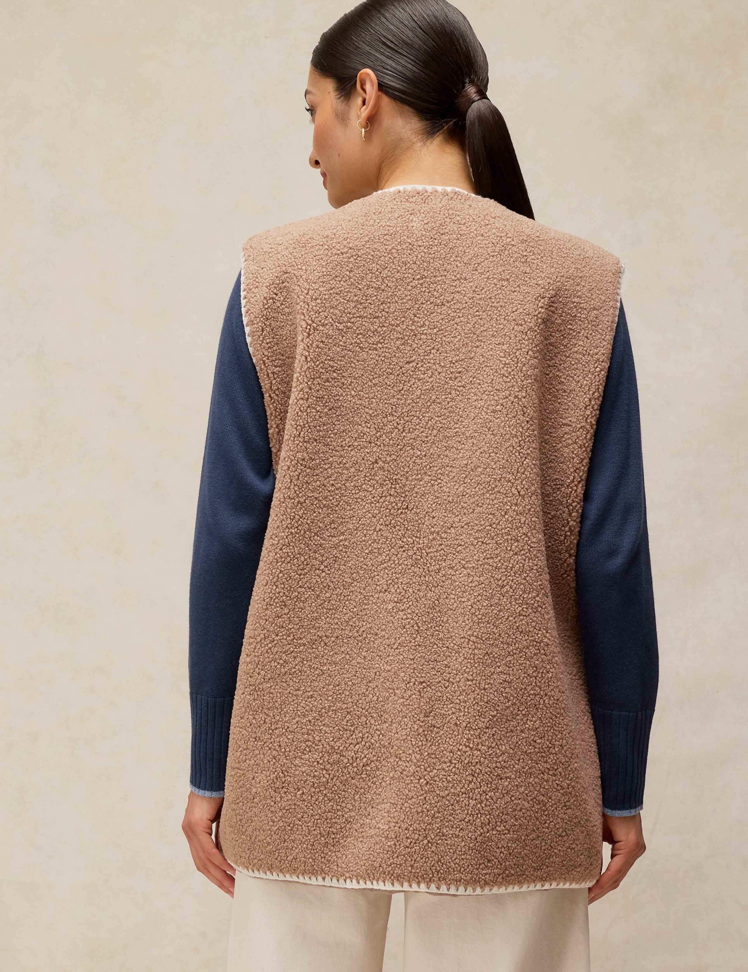 Borg Longline Gilet 3 of 6