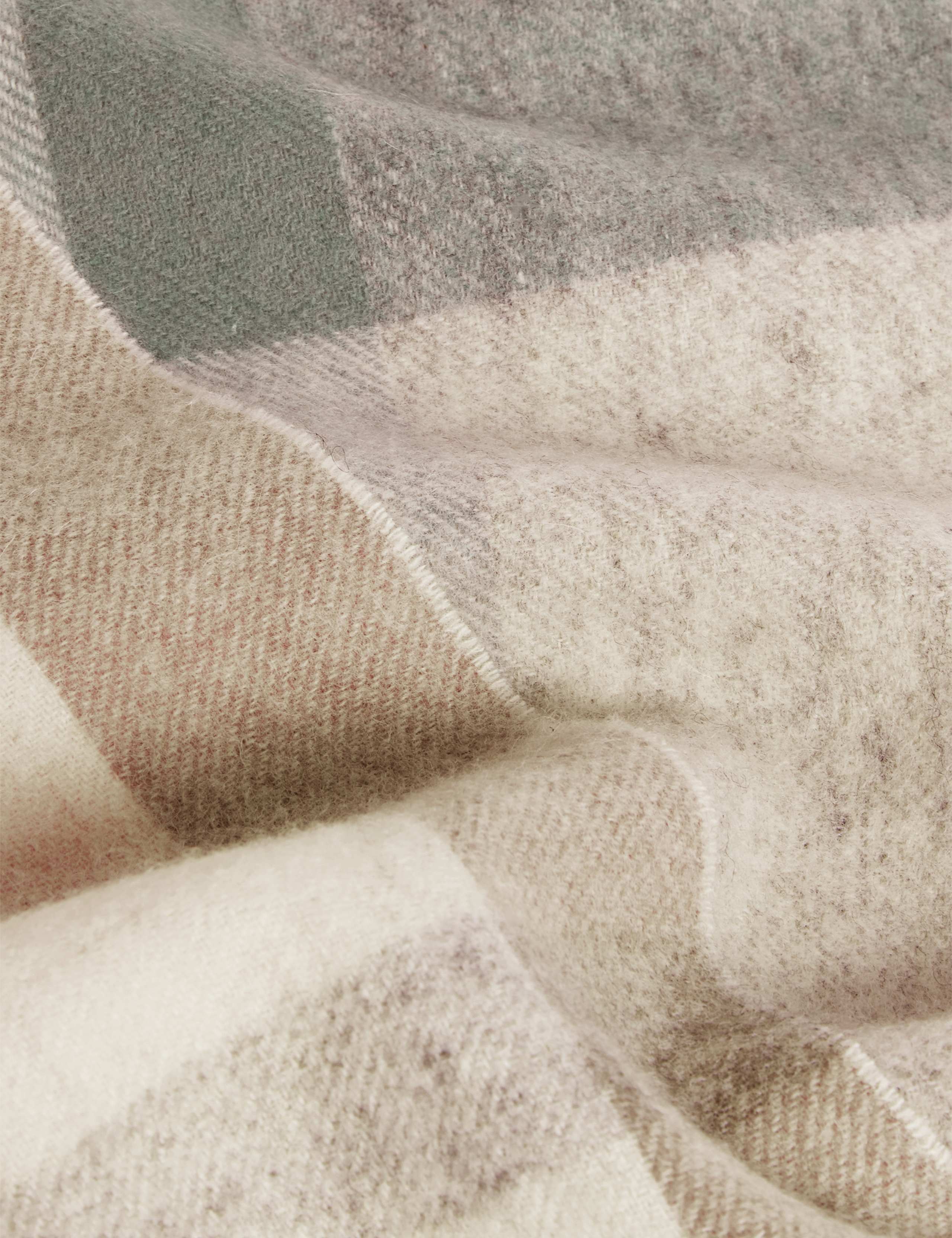 Pure Wool Checked Tassel Scarf 3 of 4