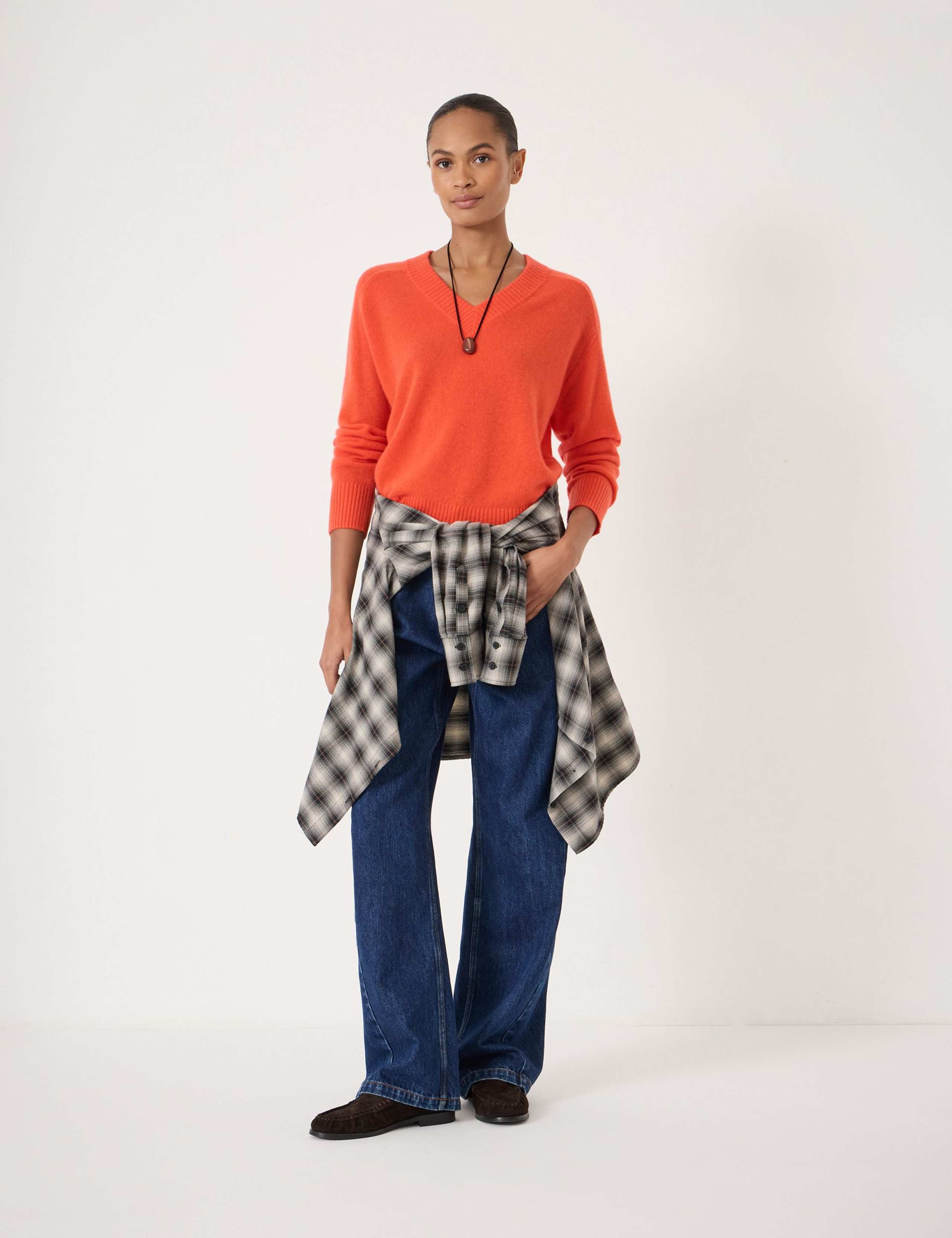 Cashmere Rich V-Neck Jumper 4 of 5