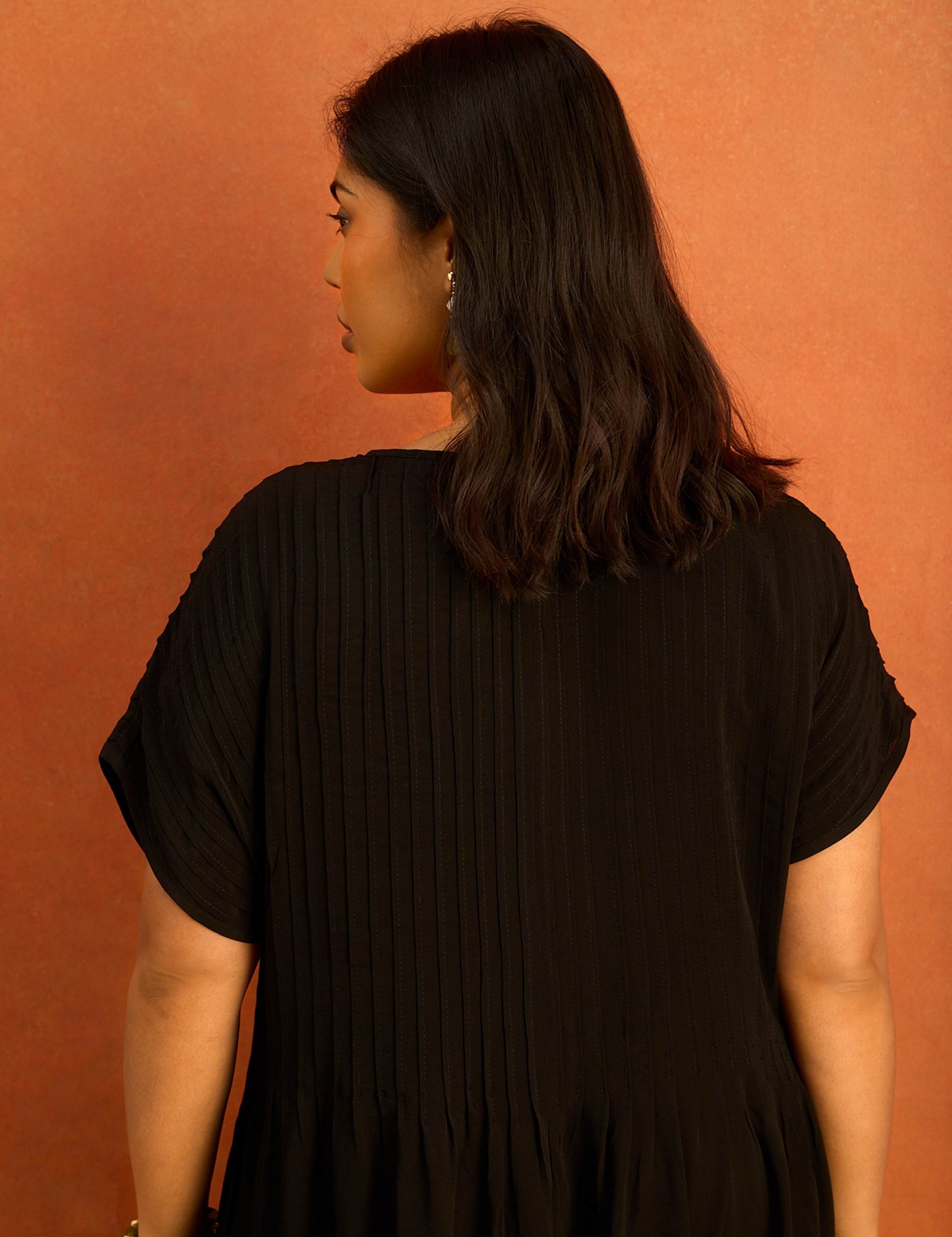 V-Neck Pleated Midaxi Smock Dress 6 of 6