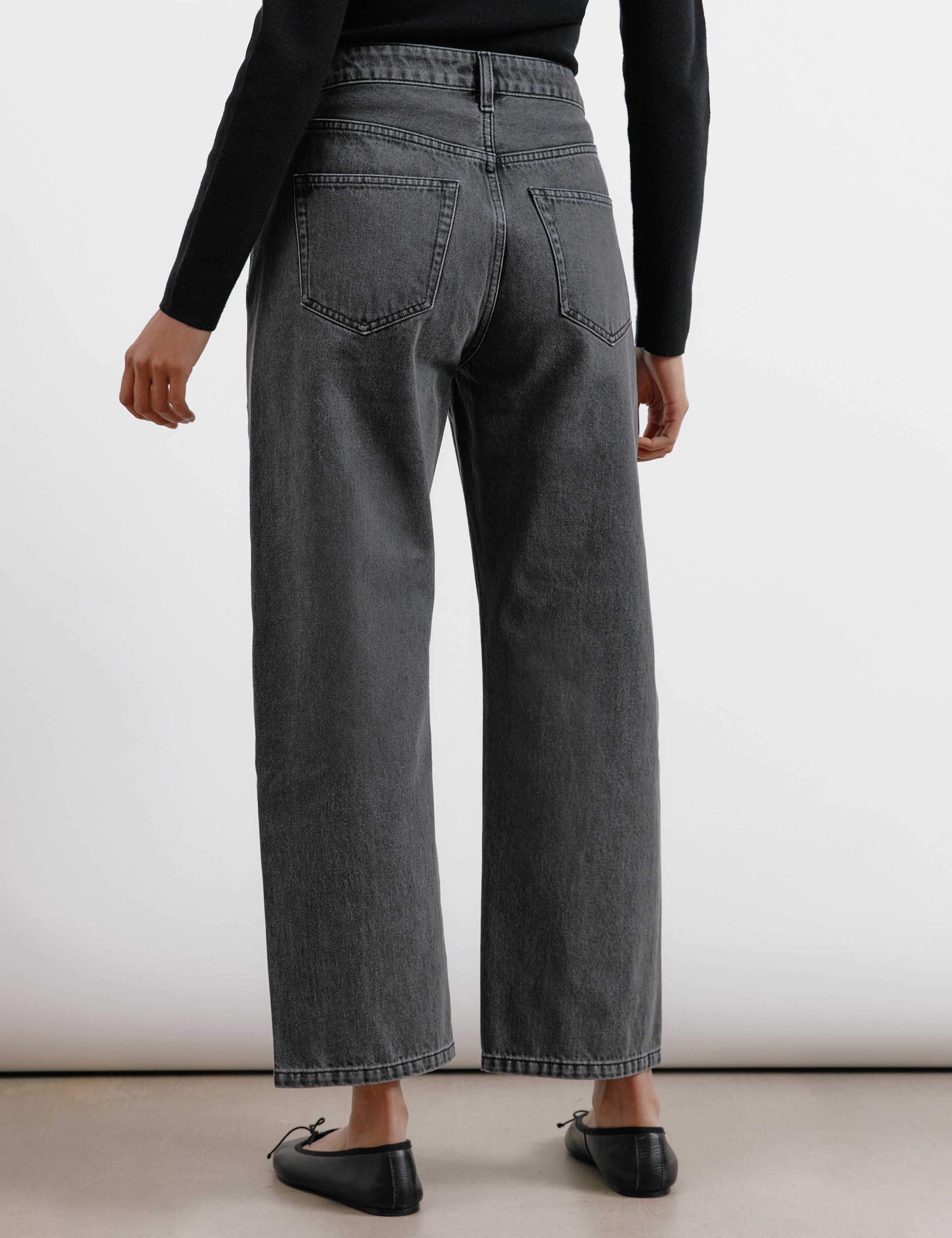 Boyfriend High Waisted Jeans 3 of 4