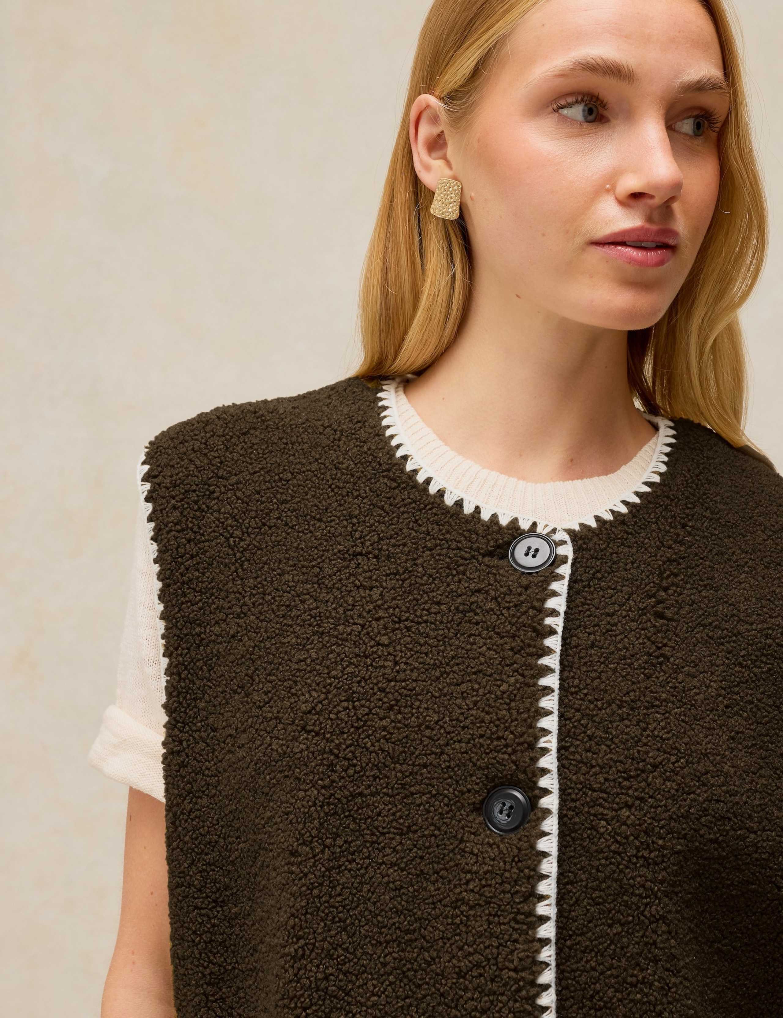 Borg Stitch Detail Gilet 5 of 6