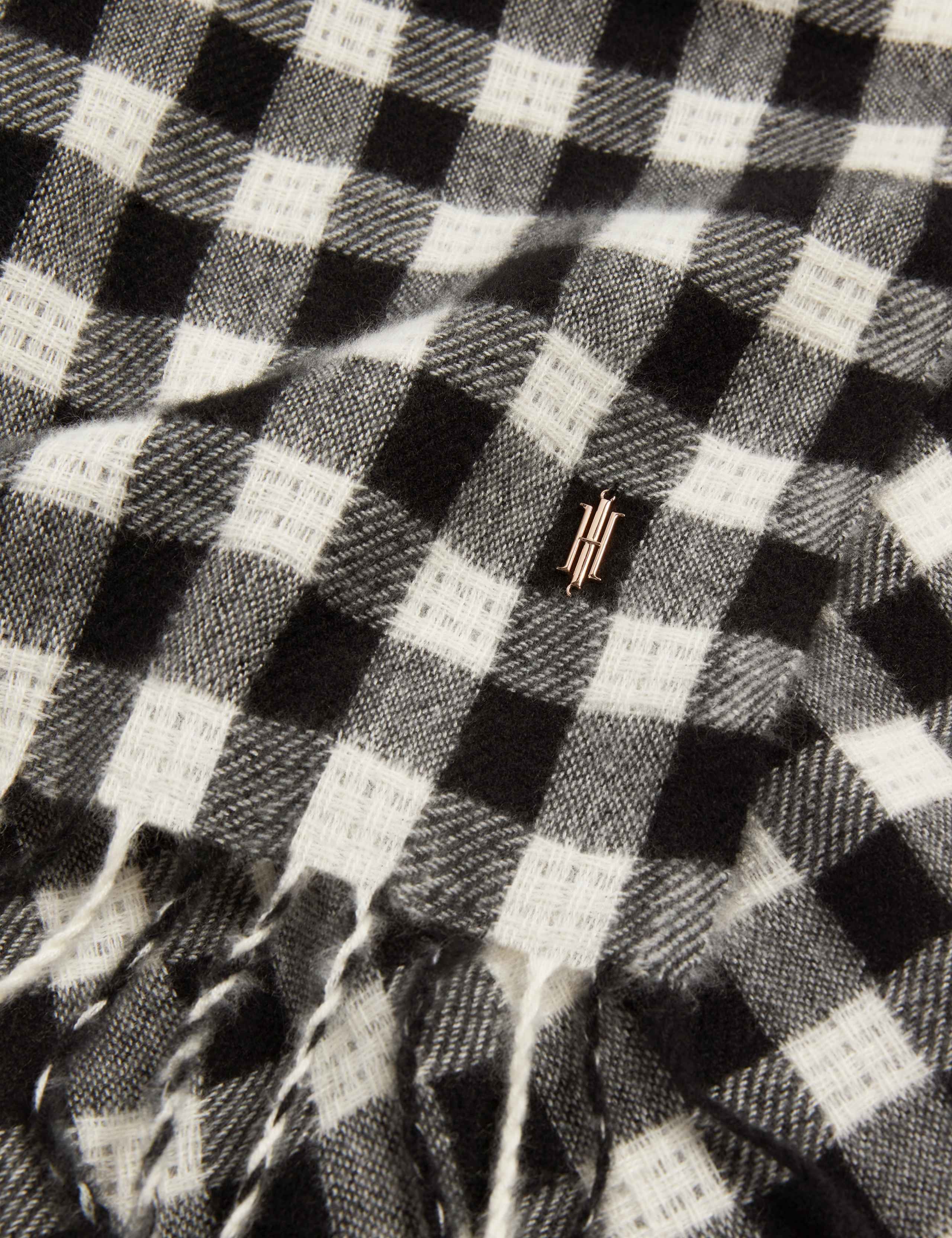 Checked Scarf 3 of 4