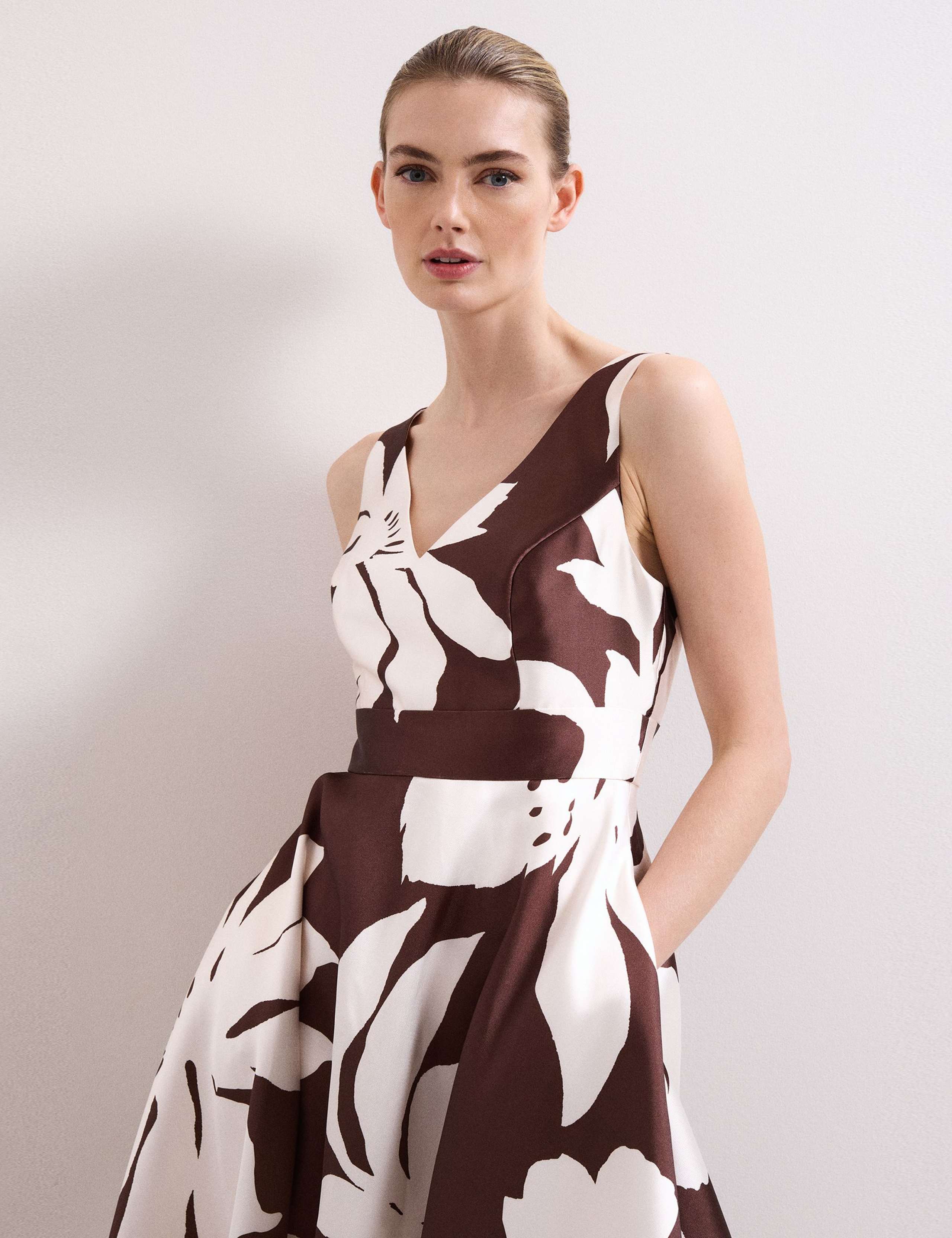 Floral V-Neck Midi Skater Dress 3 of 9