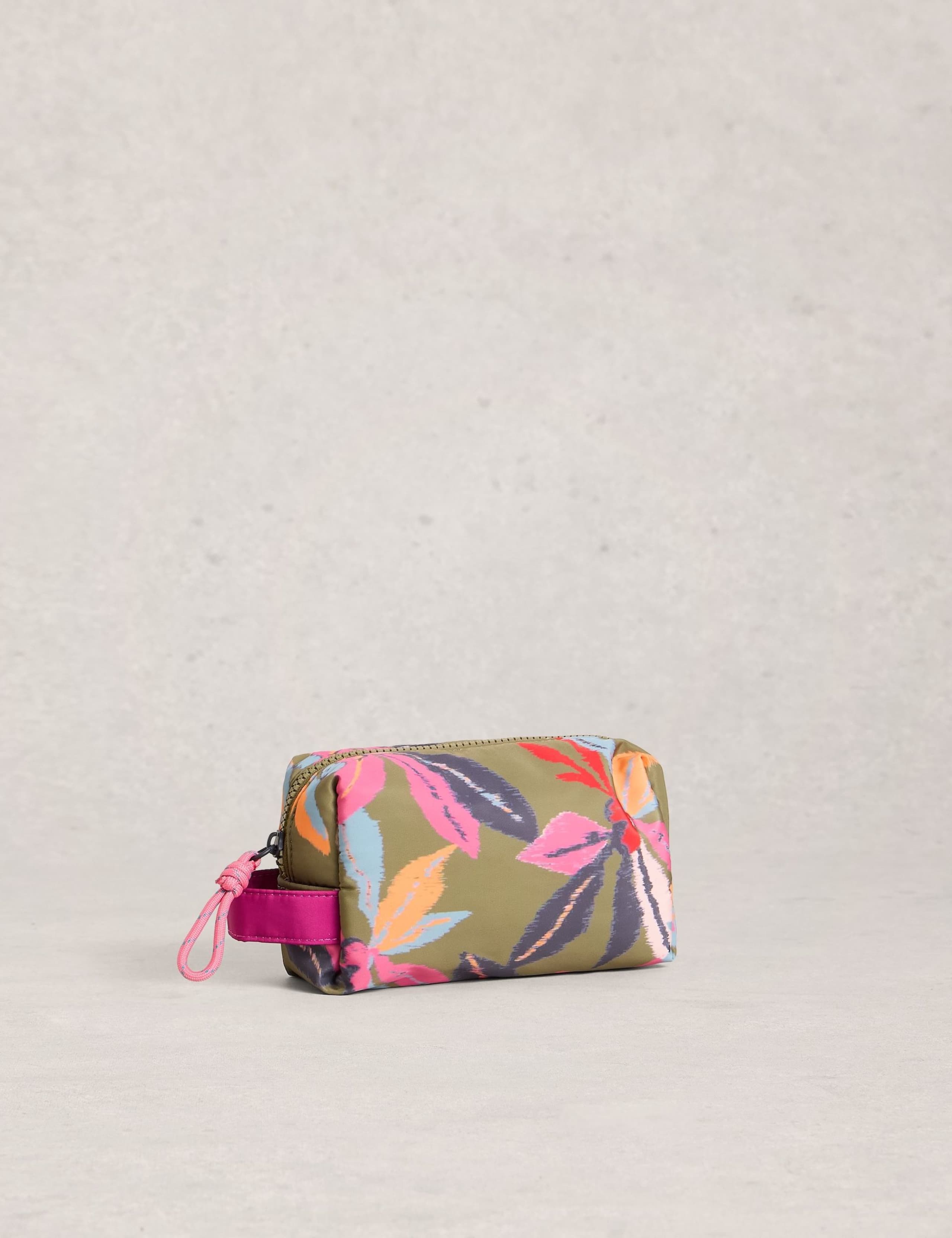 Printed Toiletry Bag 3 of 4