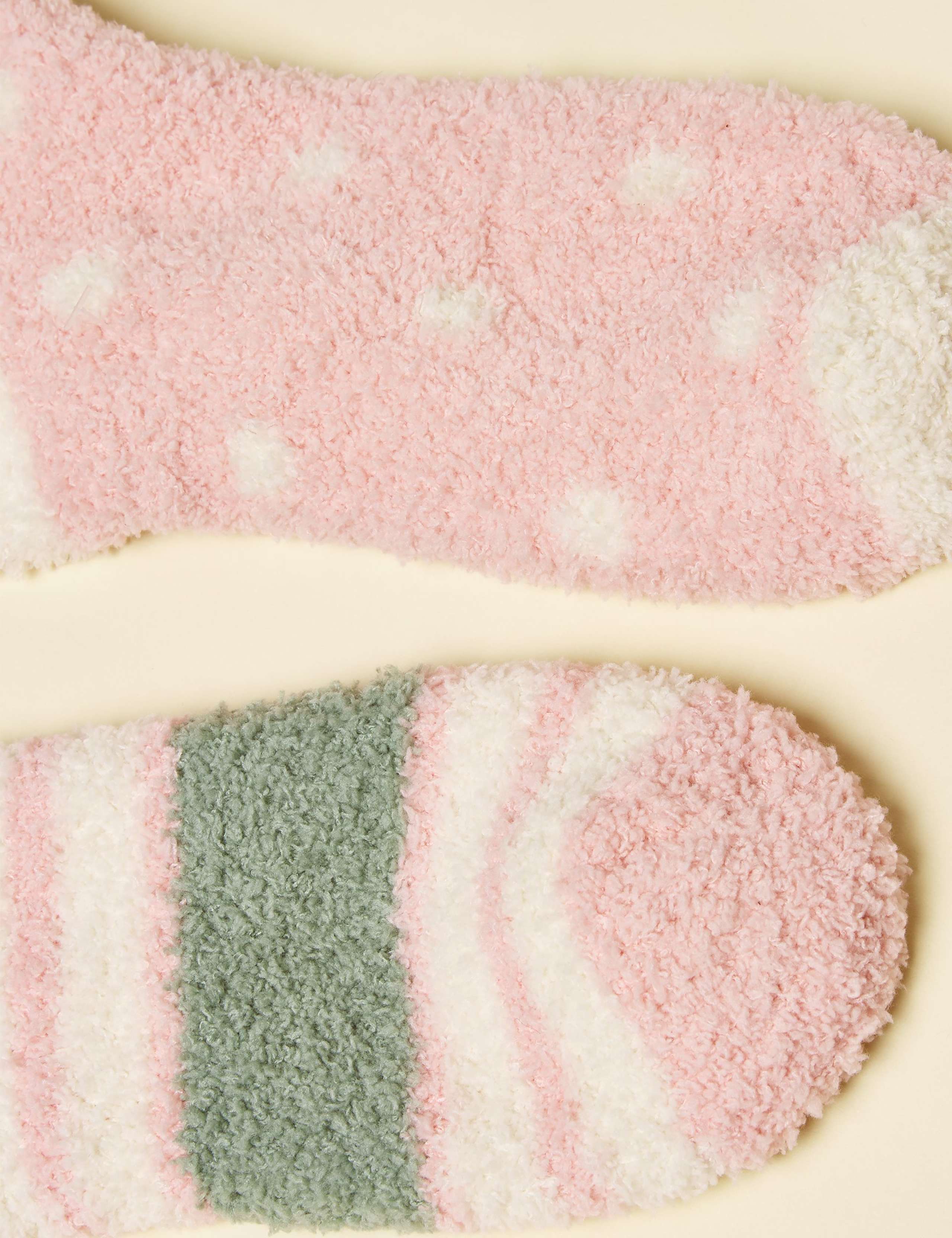 2pk Patterned Fluffy Socks 3 of 3