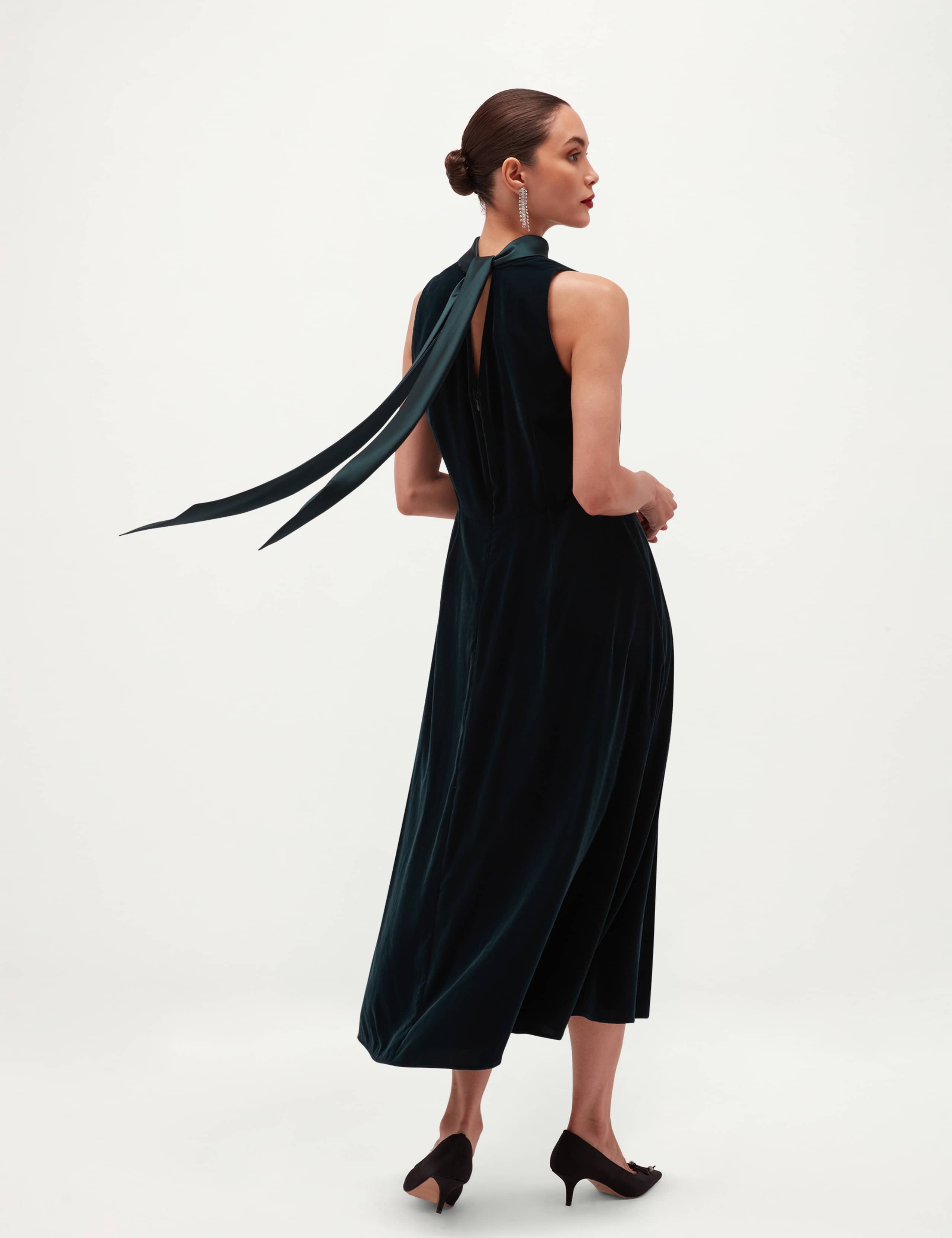 Cowl Neck Sleeveless Midi Dress 3 of 6