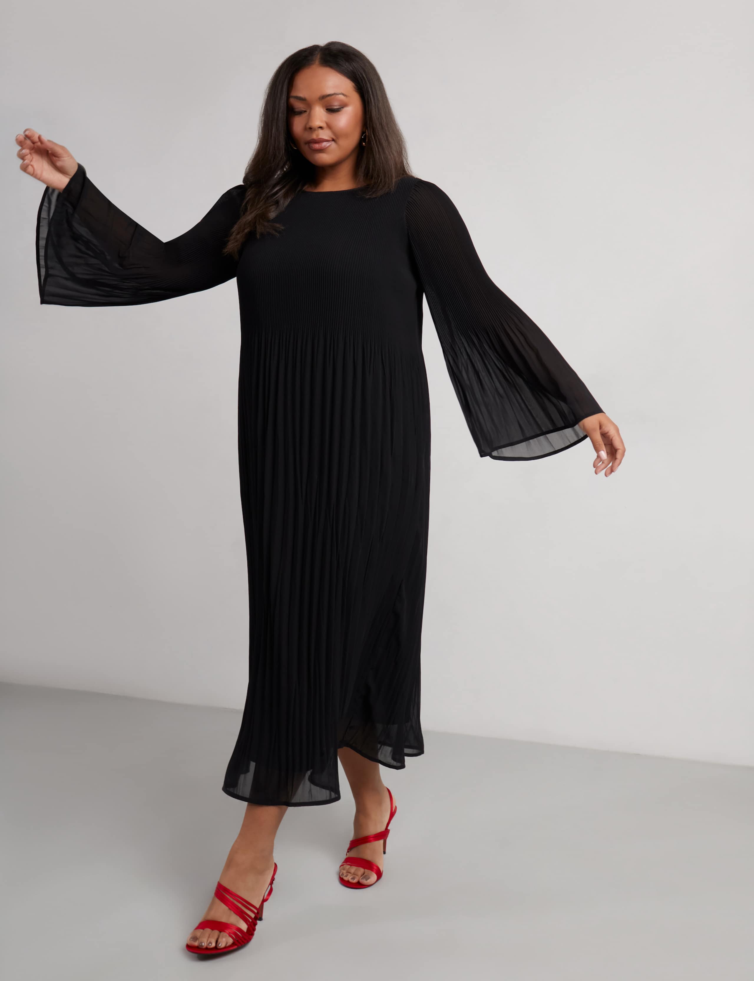 Pleated Midaxi Dress 3 of 7