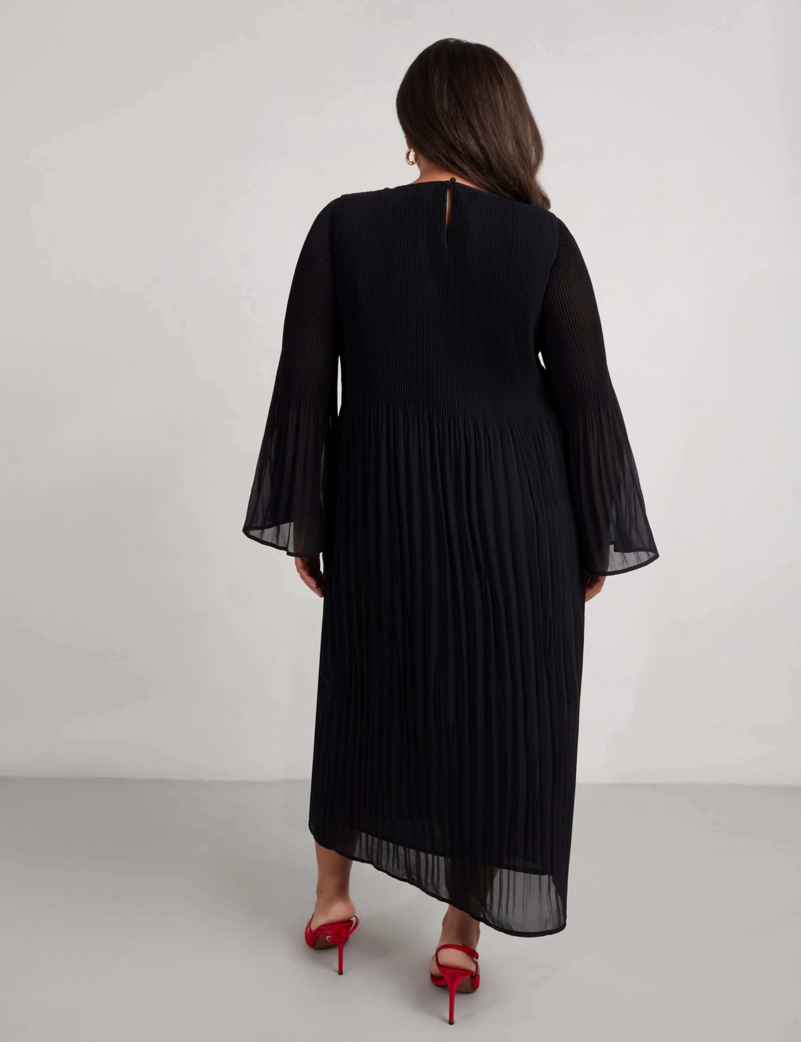 Pleated Midaxi Dress 7 of 7