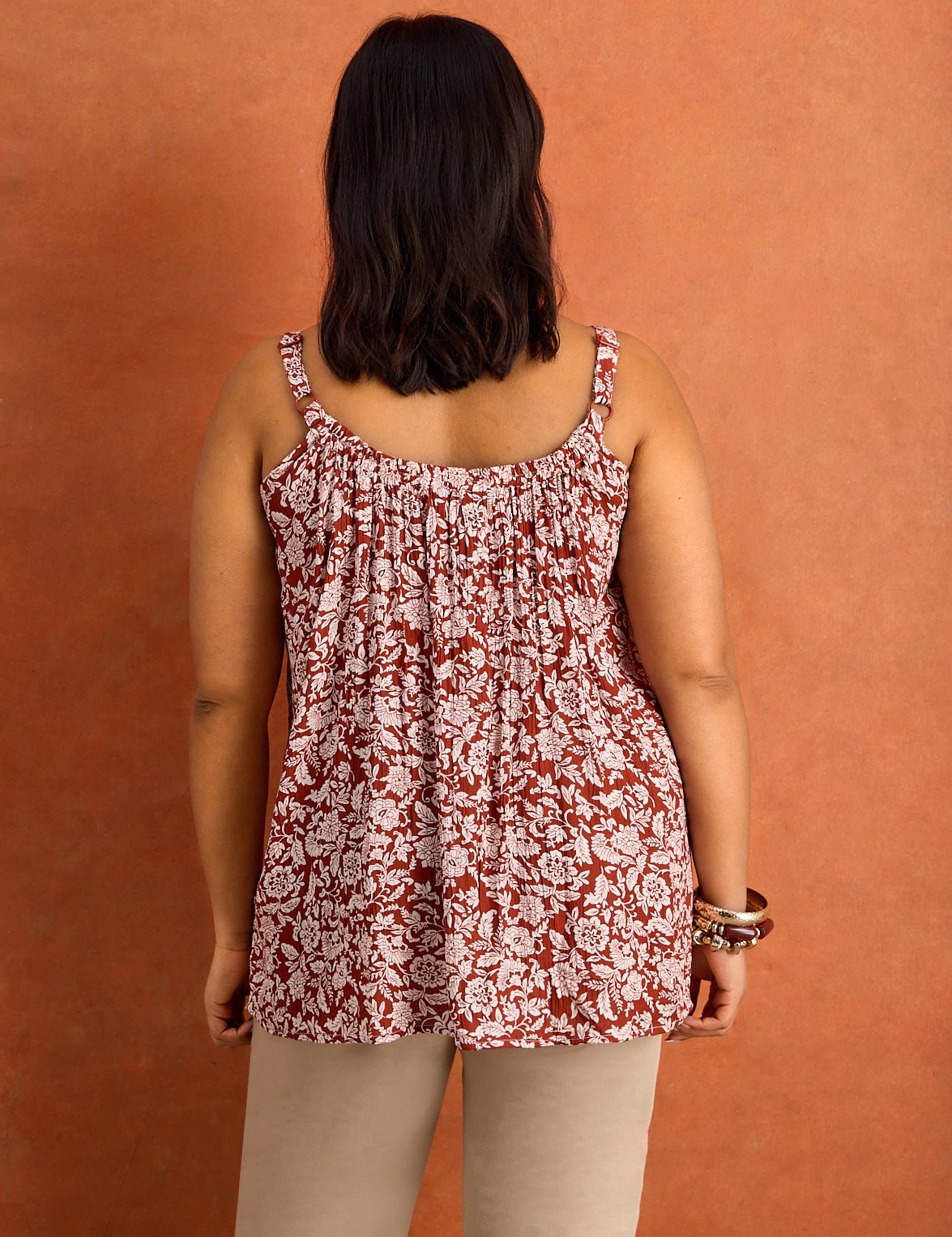 Textured Floral V-Neck Cami Top 2 of 4