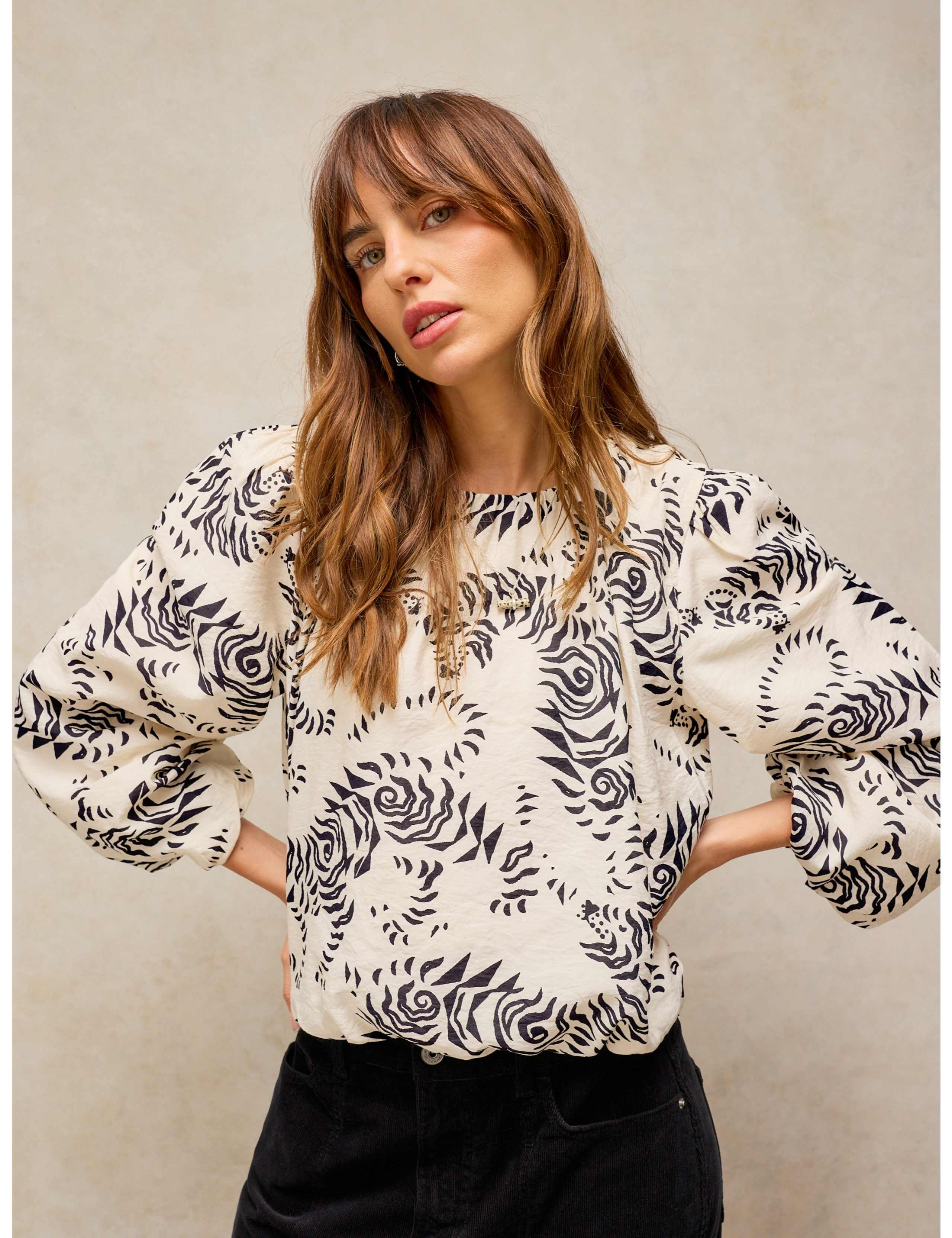 Lyra Printed Bubble Hem Top 1 of 6