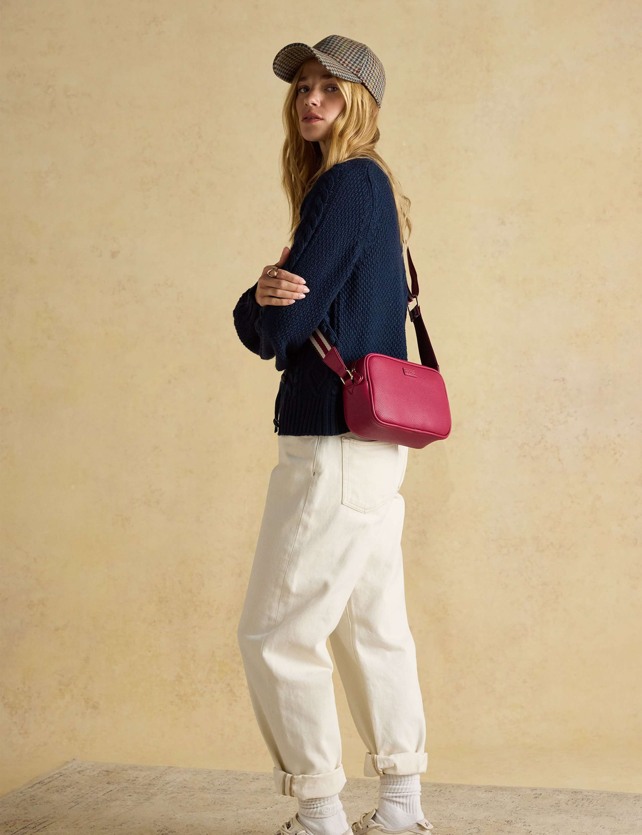 Cross Body Bag 3 of 5