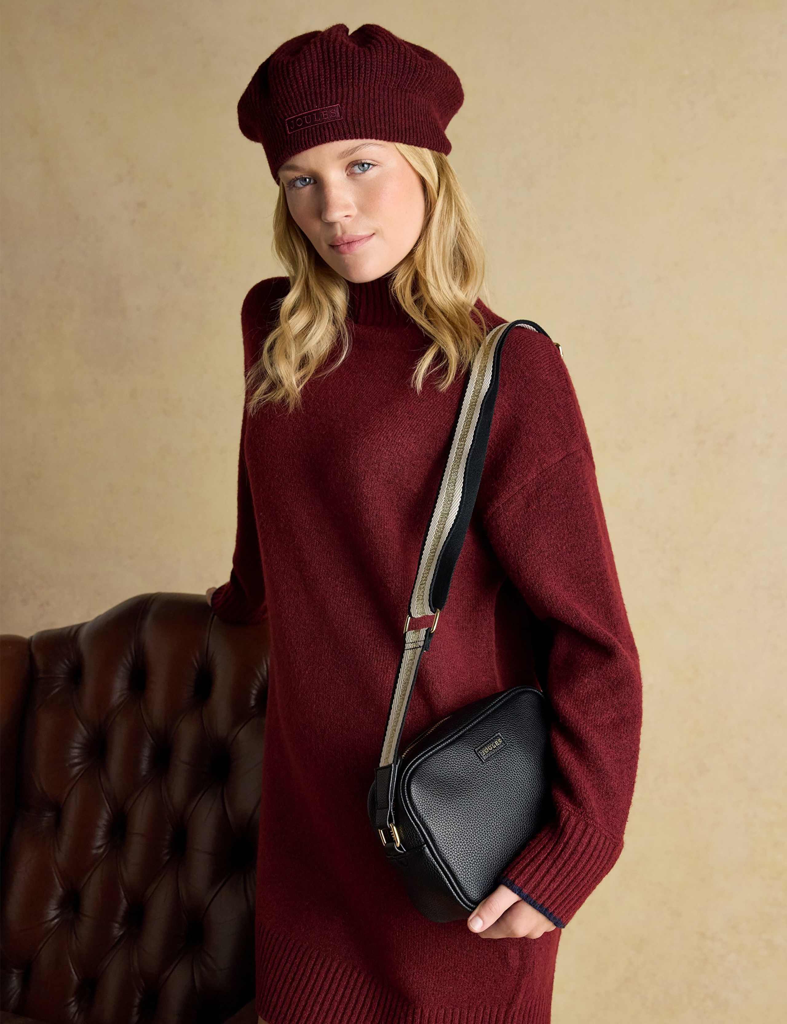 Cross Body Bag 4 of 7