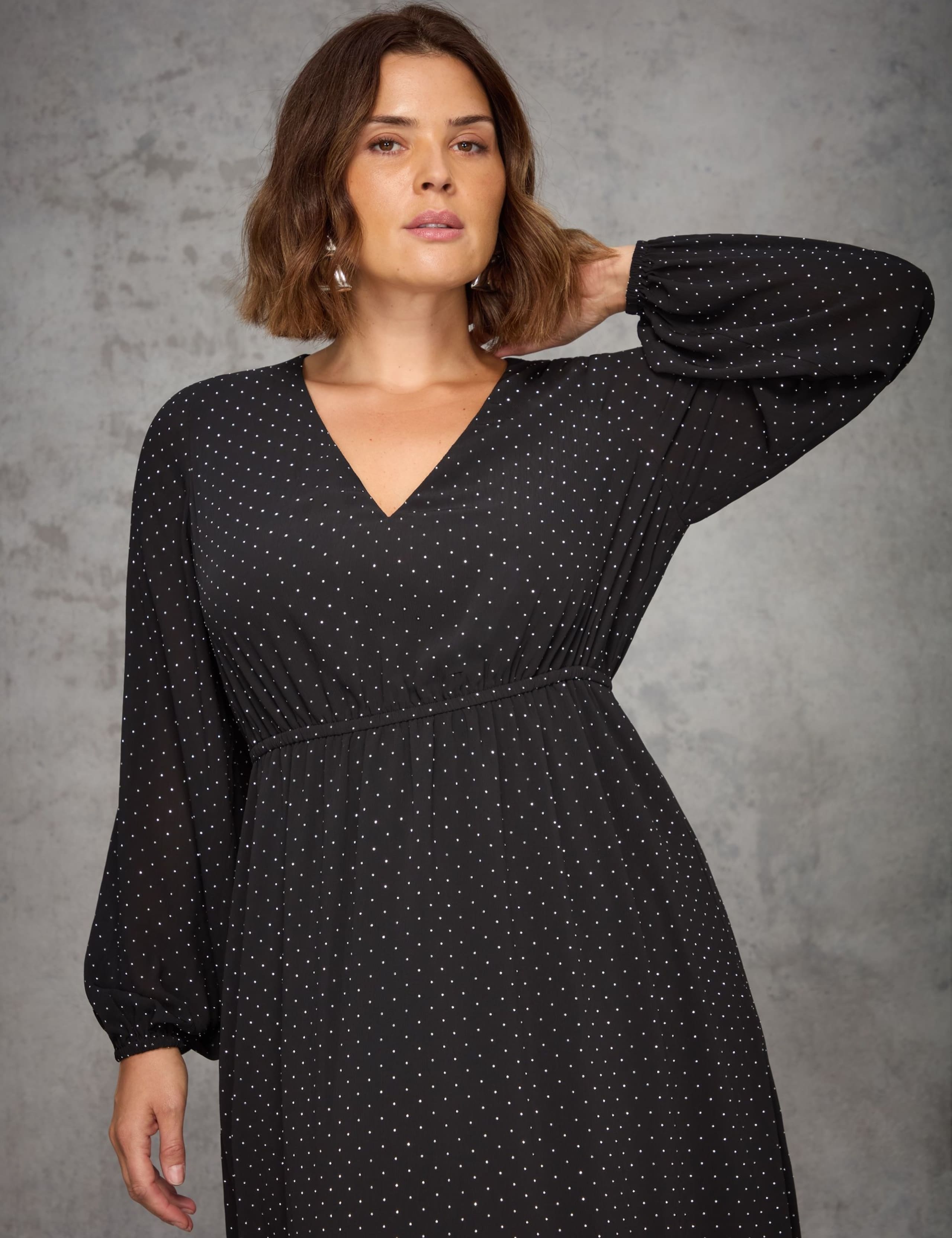 Polka Dot V-Neck Waisted Midaxi Dress 3 of 5