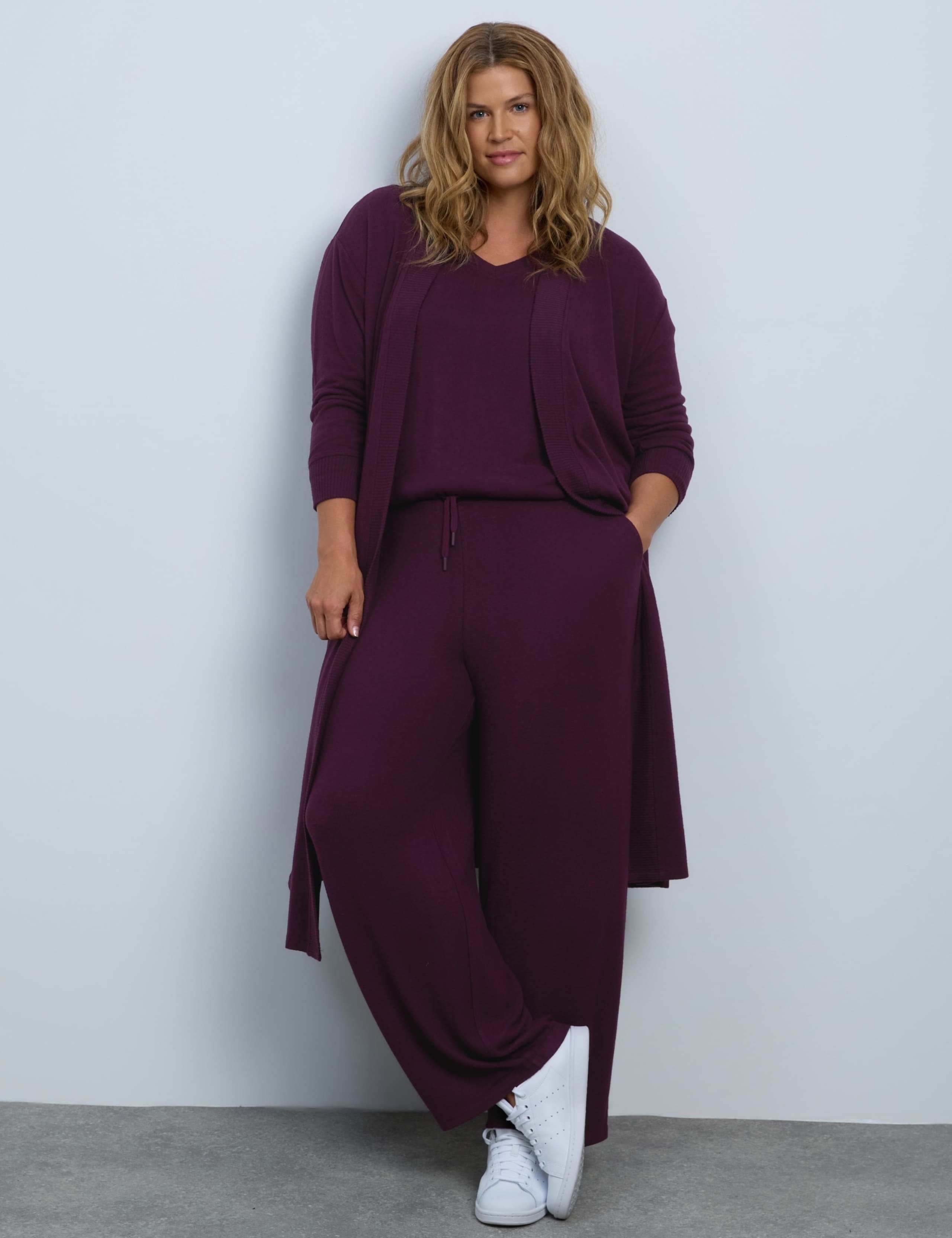 Supersoft Wide Leg Joggers 2 of 3