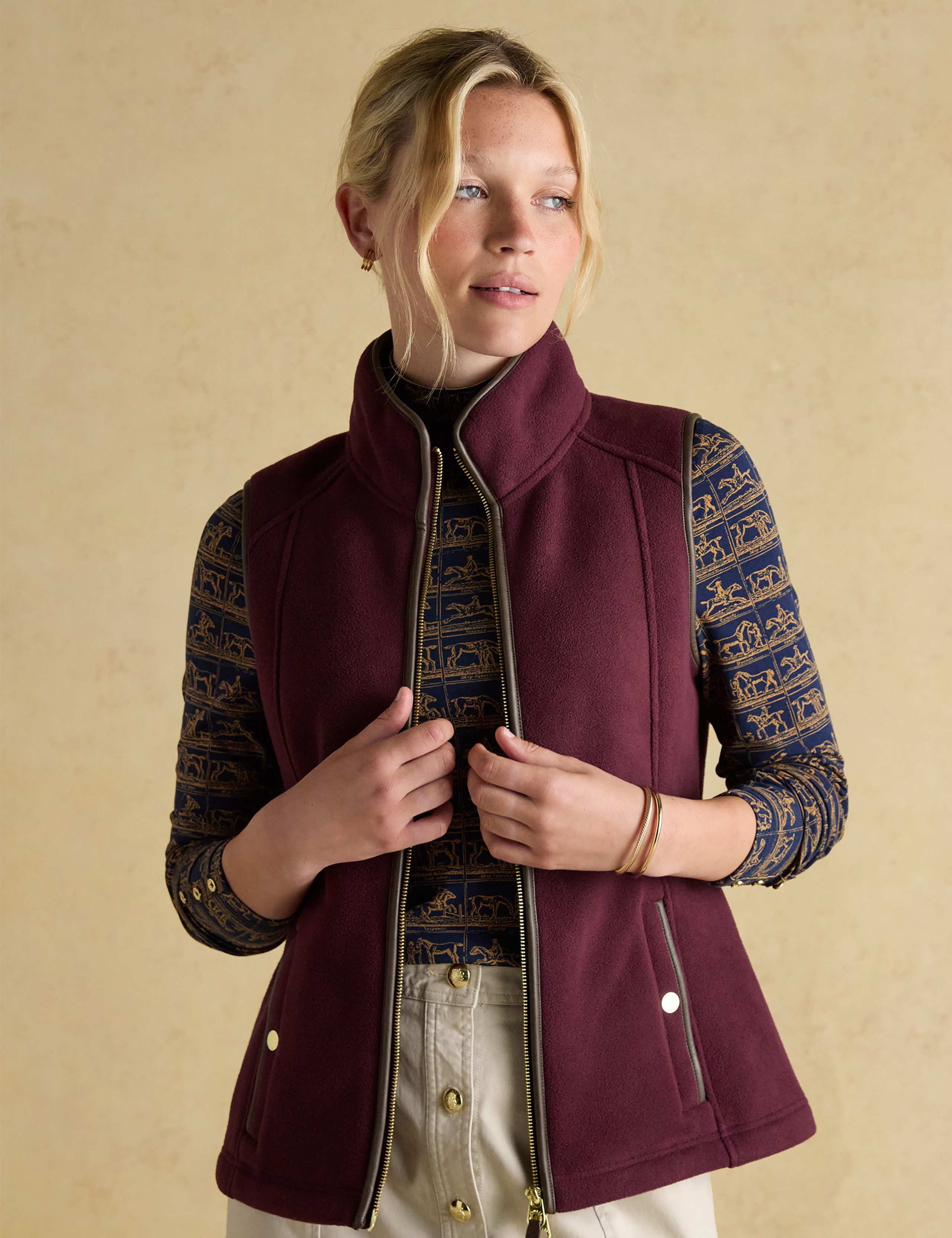 Fleece Funnel Neck Gilet 2 of 7