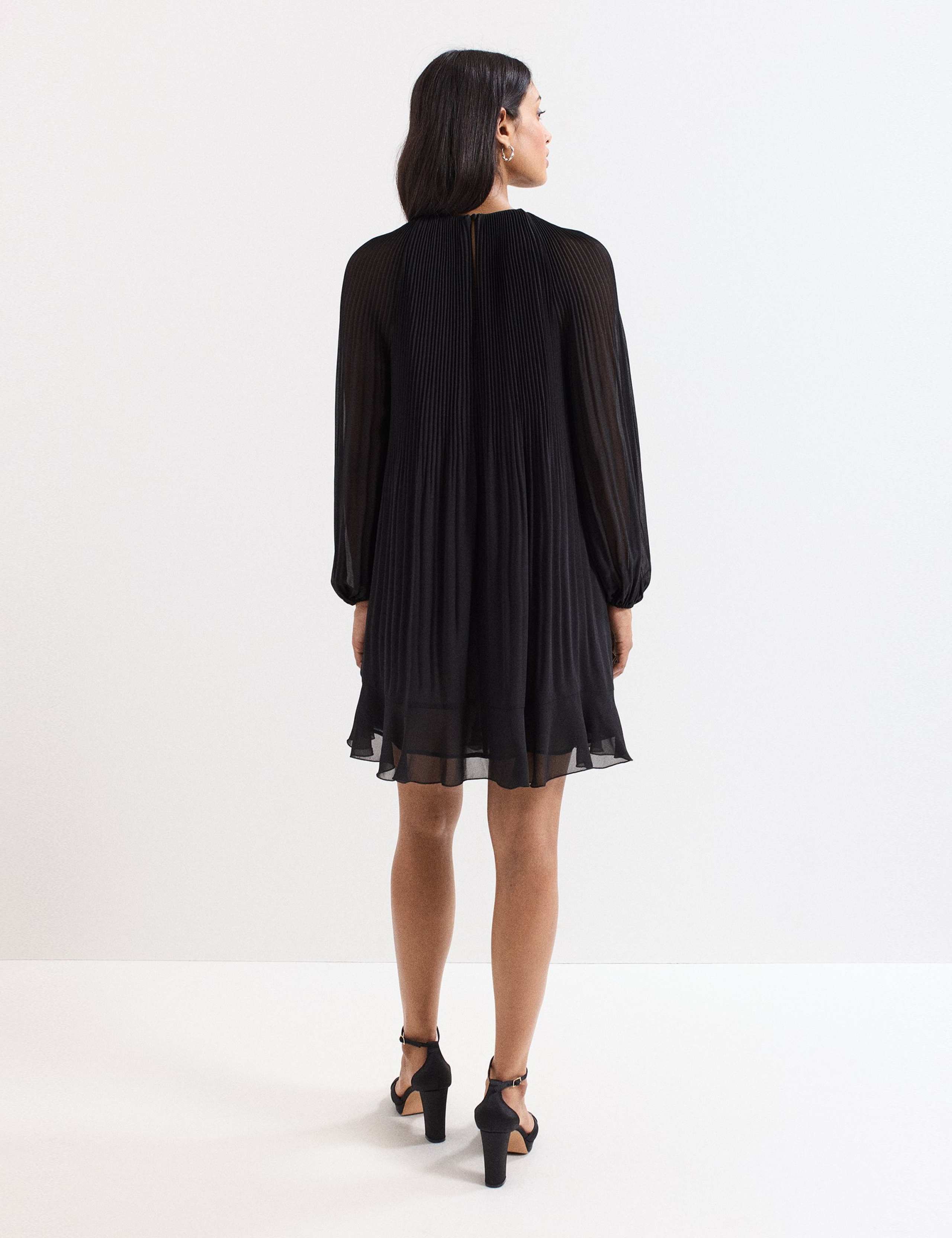 Plisse Round Neck Ruffle Swing Dress 5 of 8