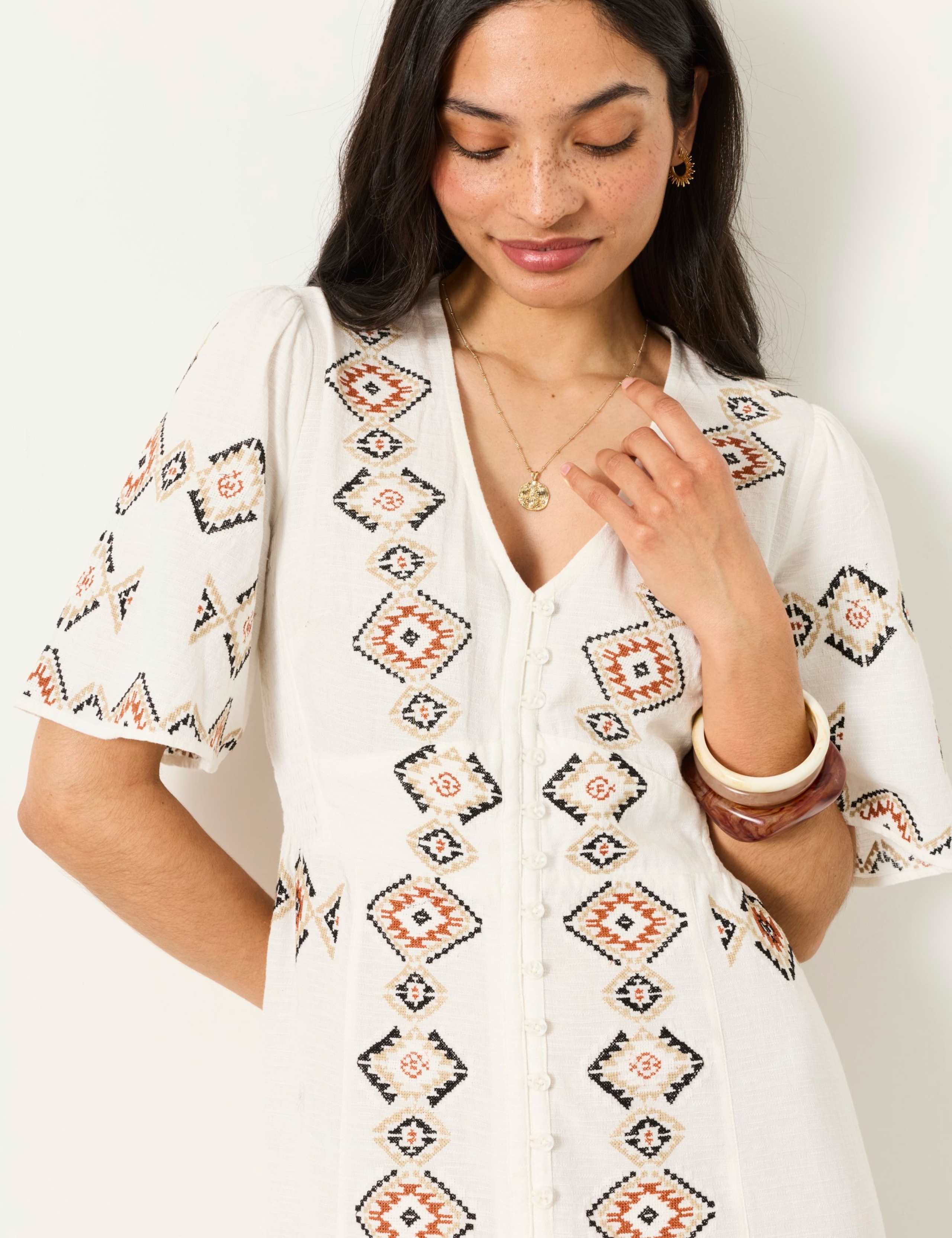 SOLENE EMB MIDI DRES 4 of 7