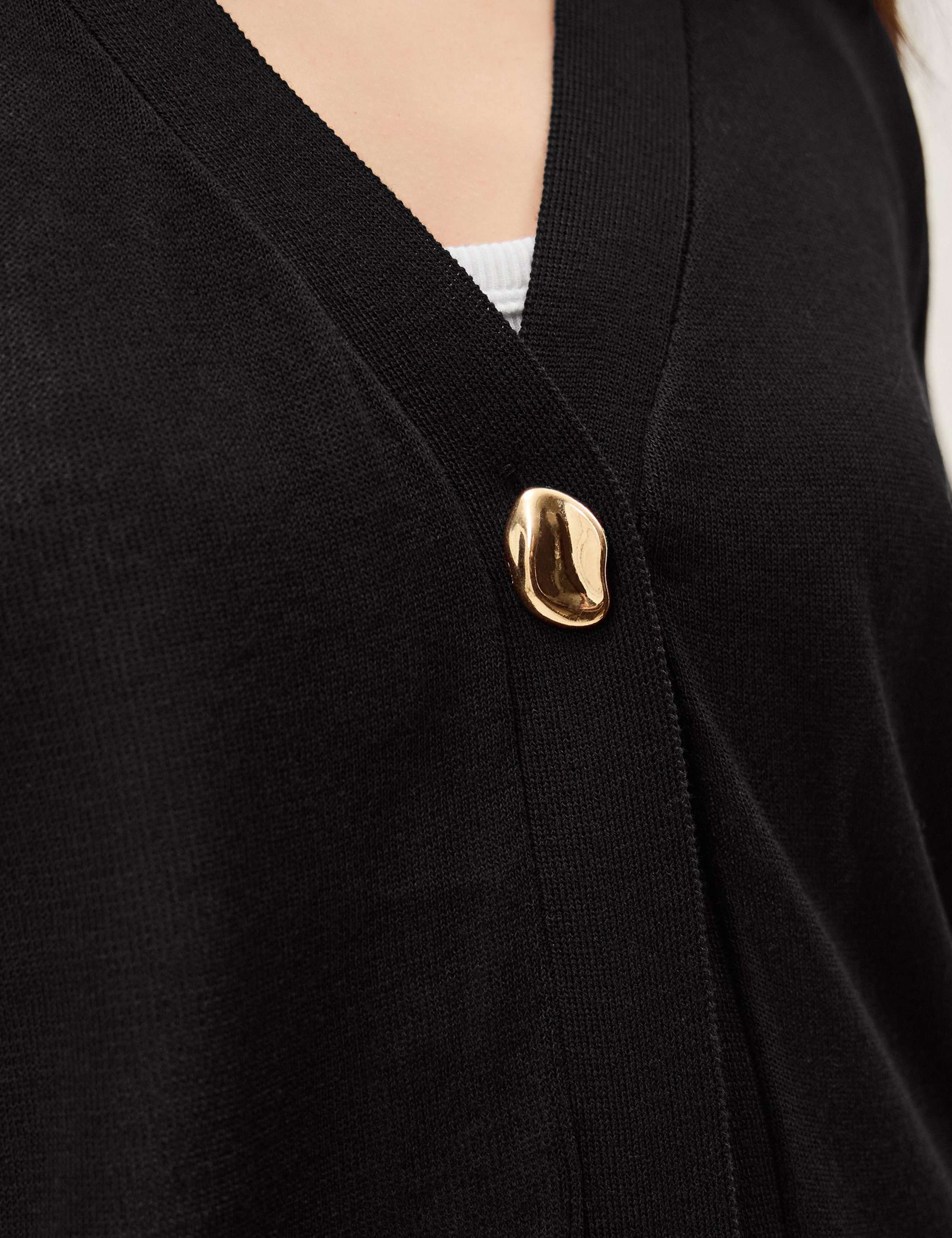 V-Neck Button Detail Short Sleeve Cardigan 5 of 5