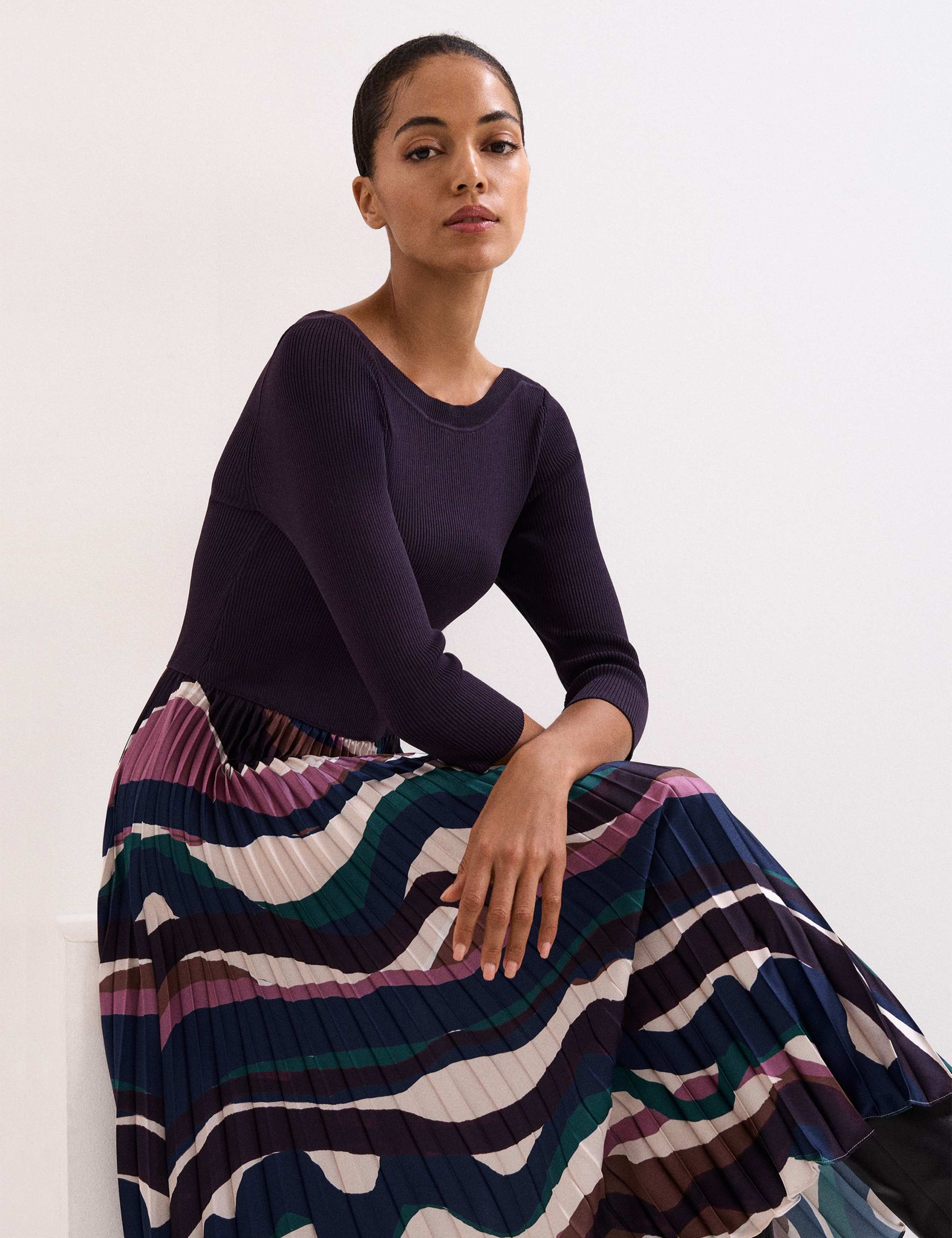 Printed Slash Neck Midi Knitted Dress 3 of 7