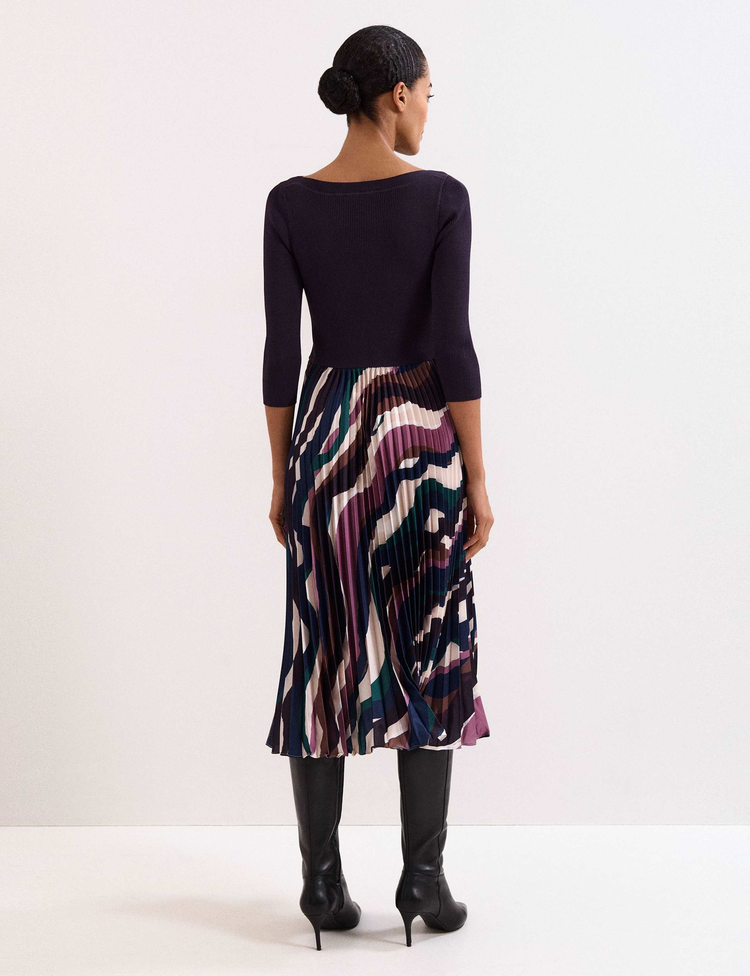 Printed Slash Neck Midi Knitted Dress 4 of 7