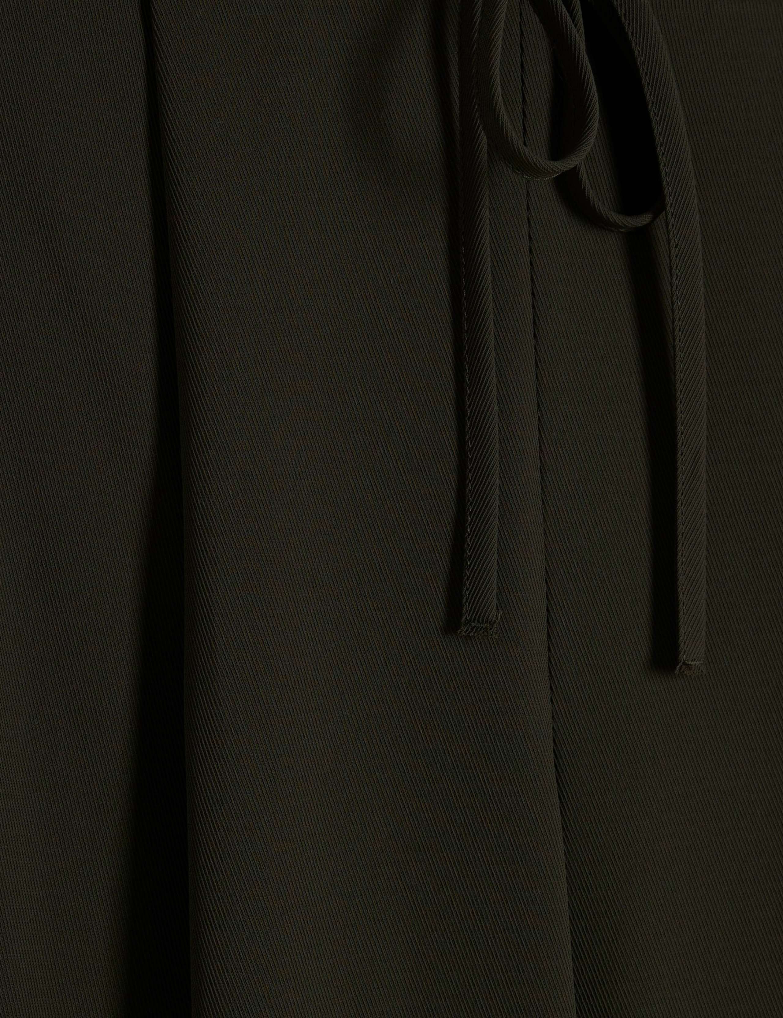 Twill Pintuck Drawstring Slim Fit Joggers 5 of 6