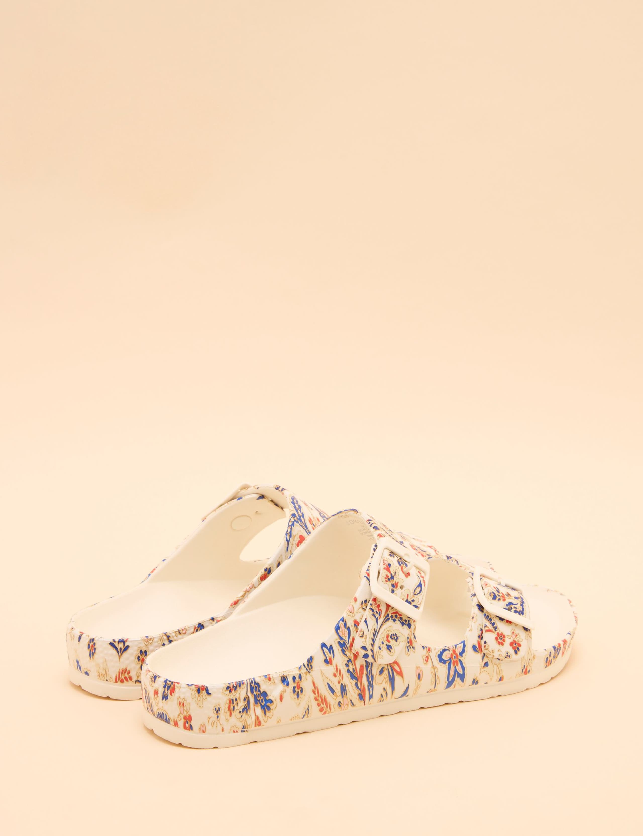 Floral Buckle Strappy Flat Sandals 3 of 5