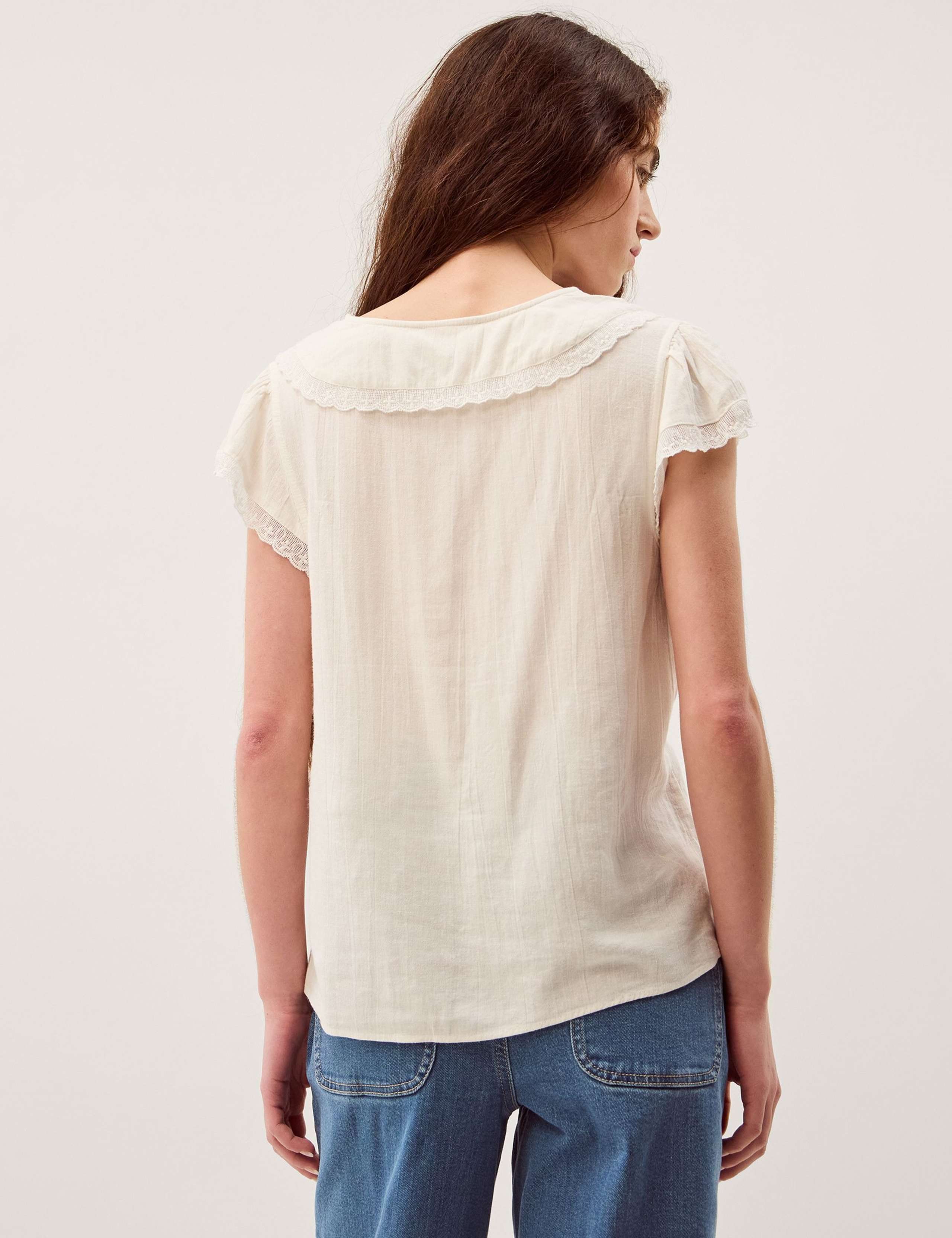 V-Neck Blouse with Linen 3 of 4