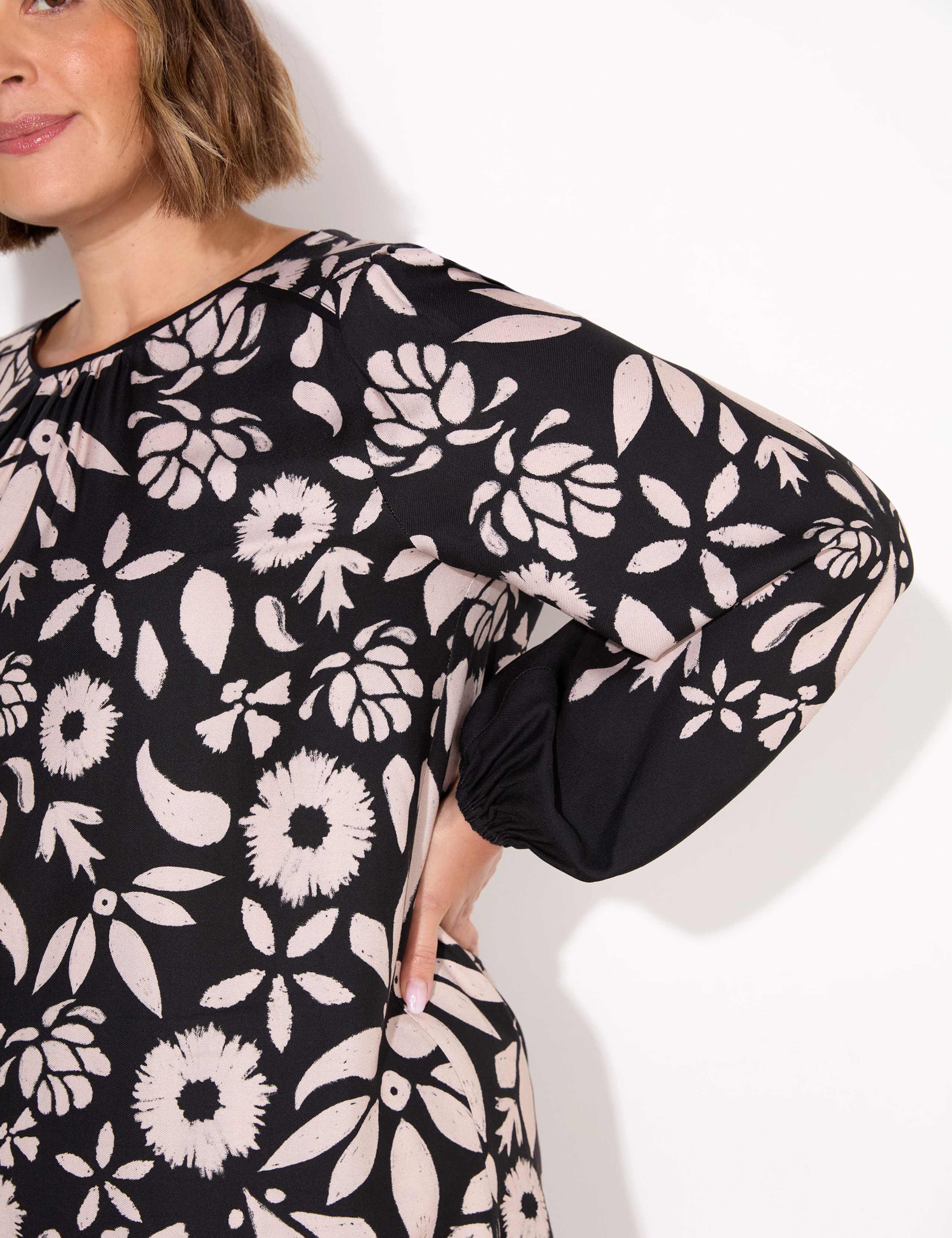 Floral Knee Length Shift Dress 5 of 6