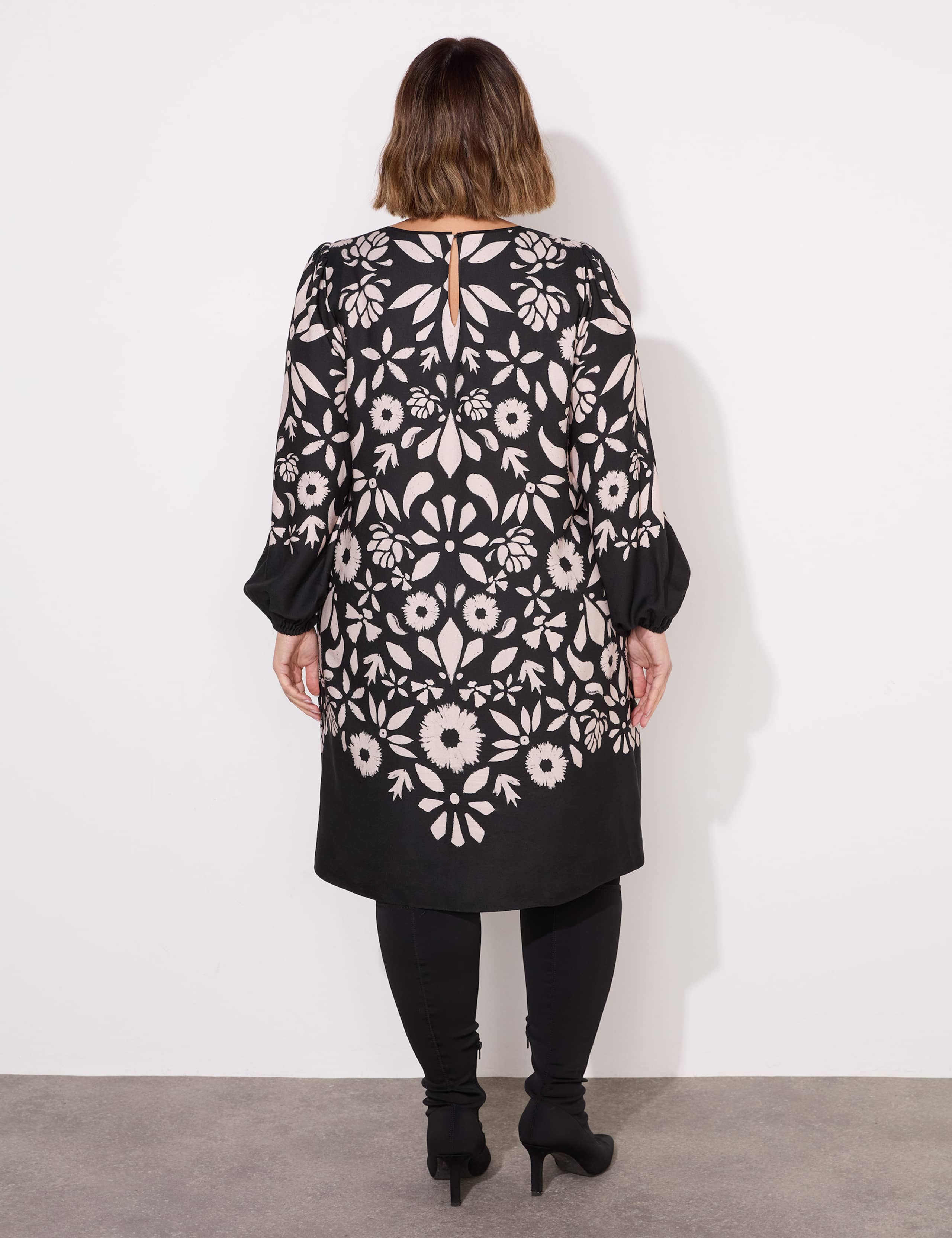 Floral Knee Length Shift Dress 6 of 6