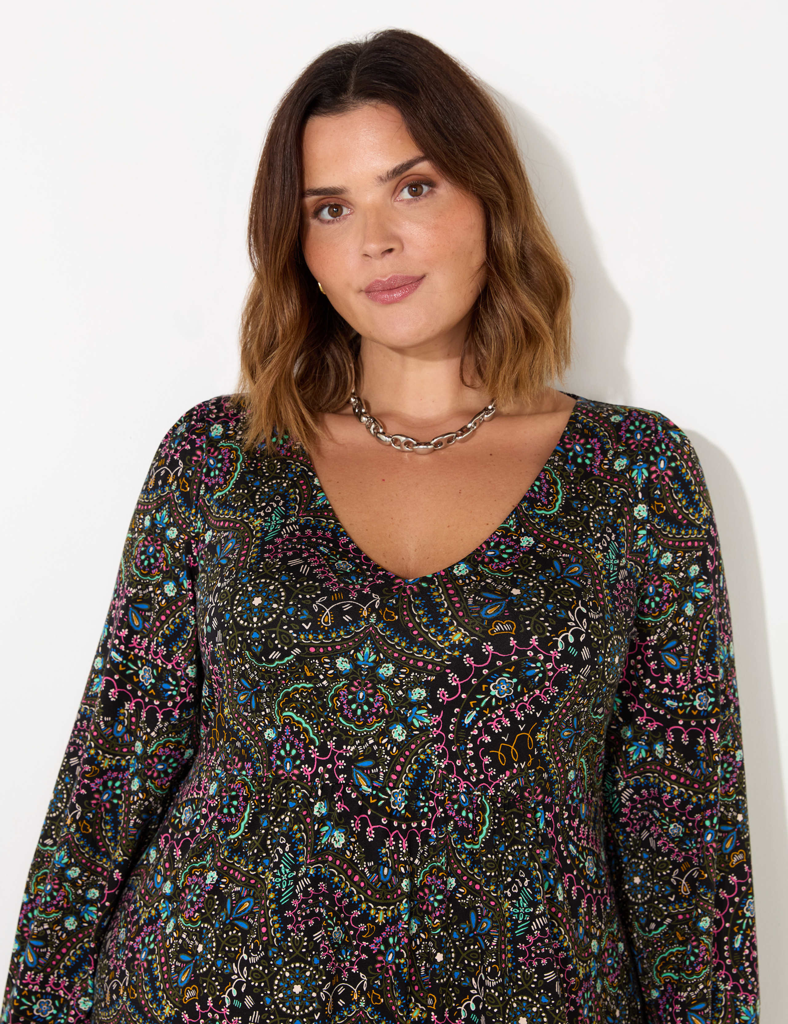 Jersey Paisley V-Neck Midi Waisted Dress 3 of 4