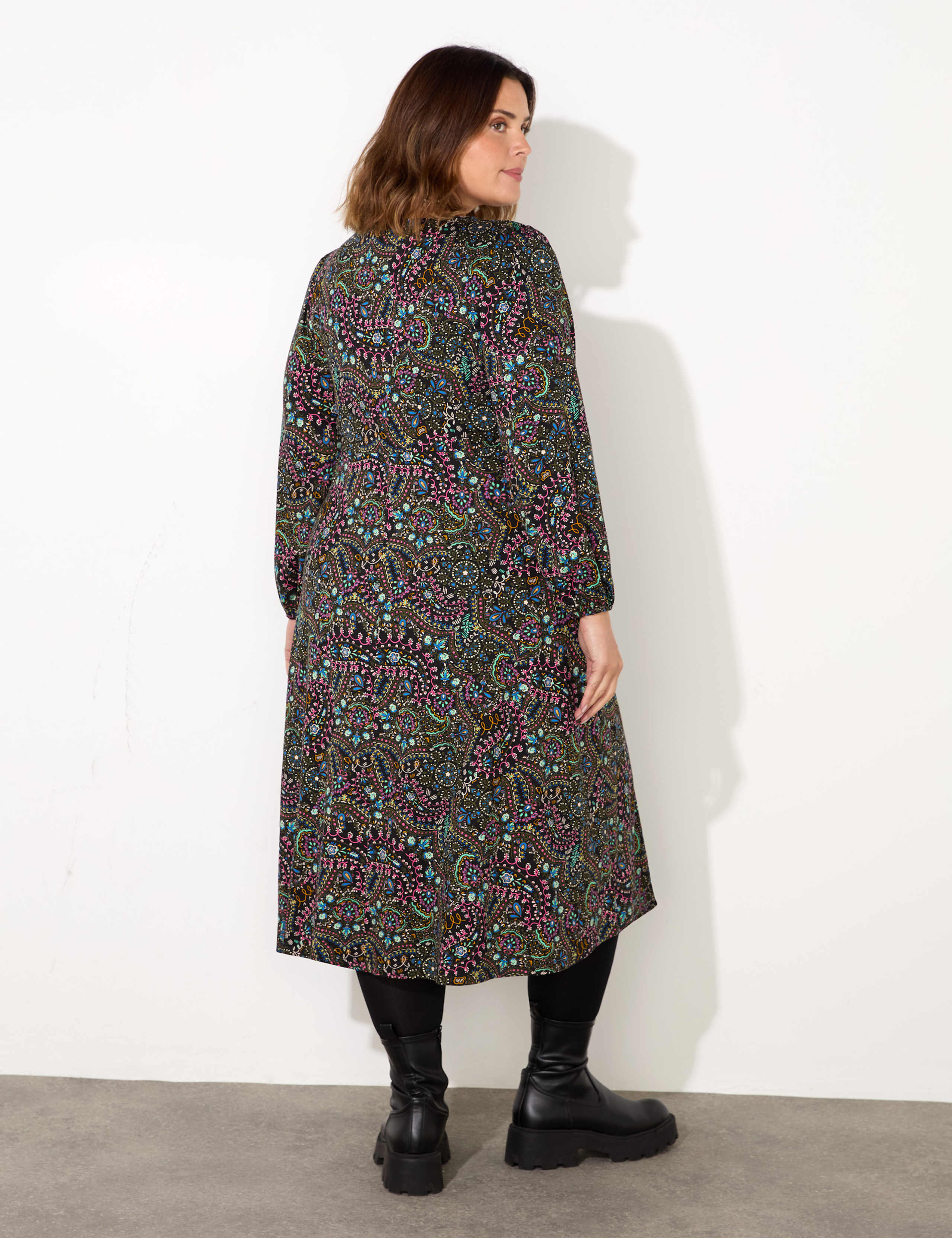 Jersey Paisley V-Neck Midi Waisted Dress 4 of 4