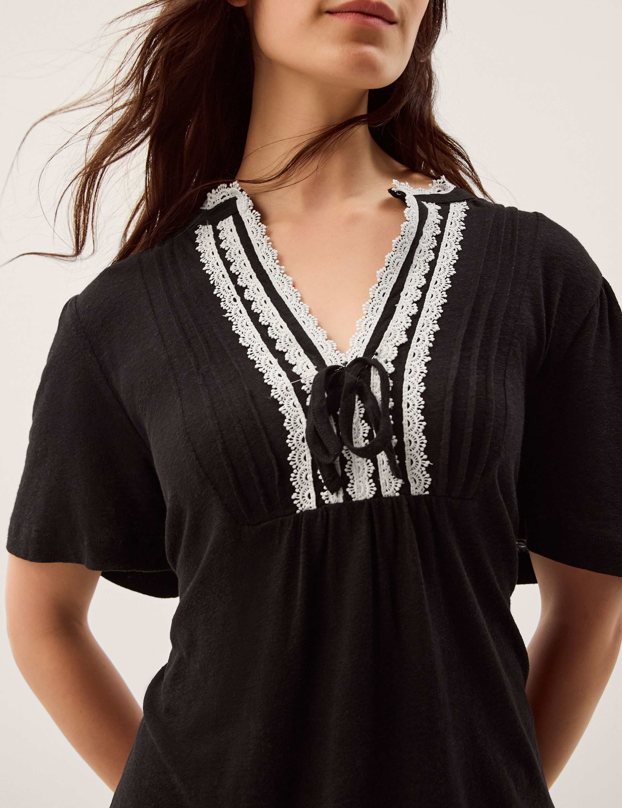 Linen Rich V-Neck Lace Trim T-Shirt 5 of 5