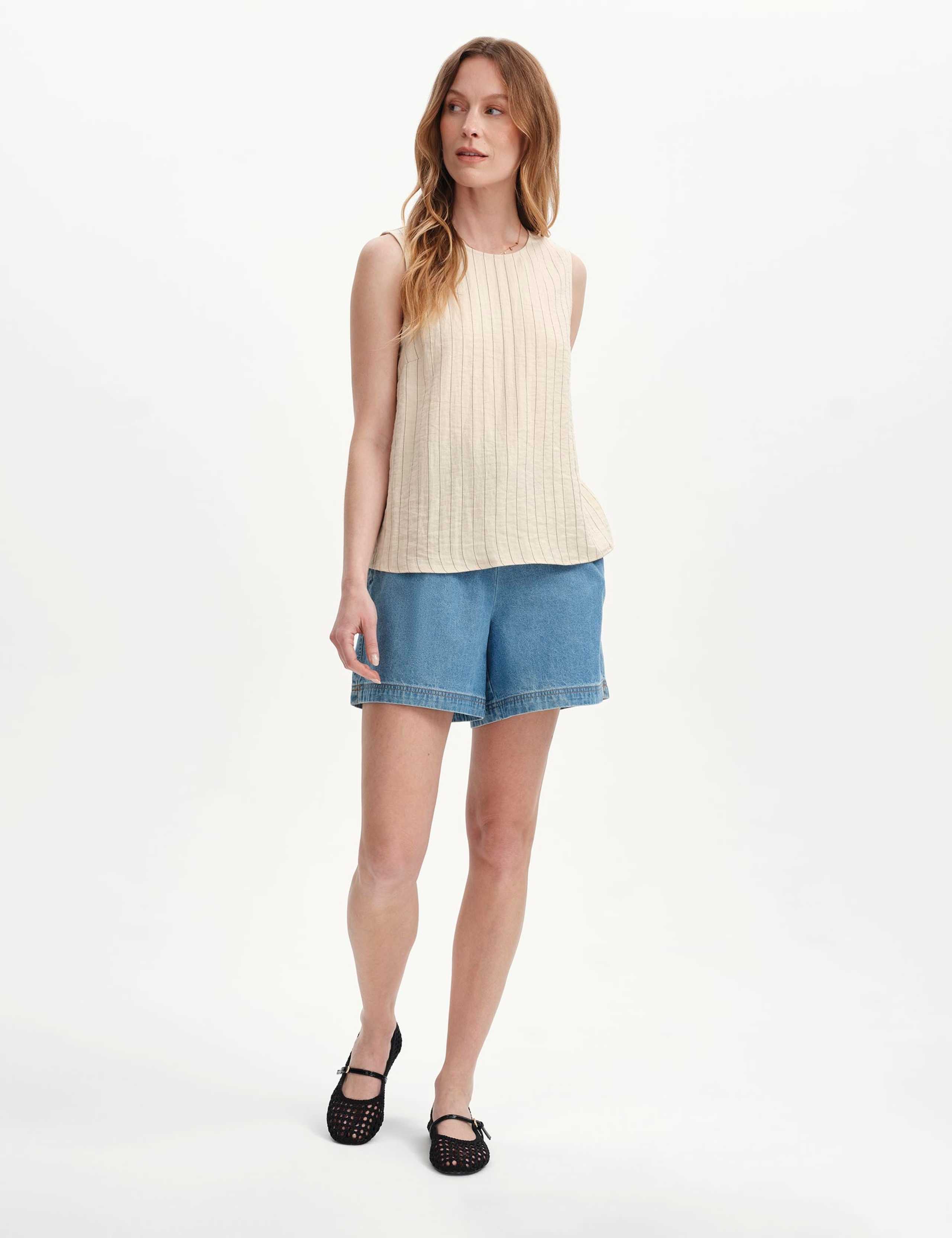 Textured Striped Sleeveless Shell Top 2 of 6