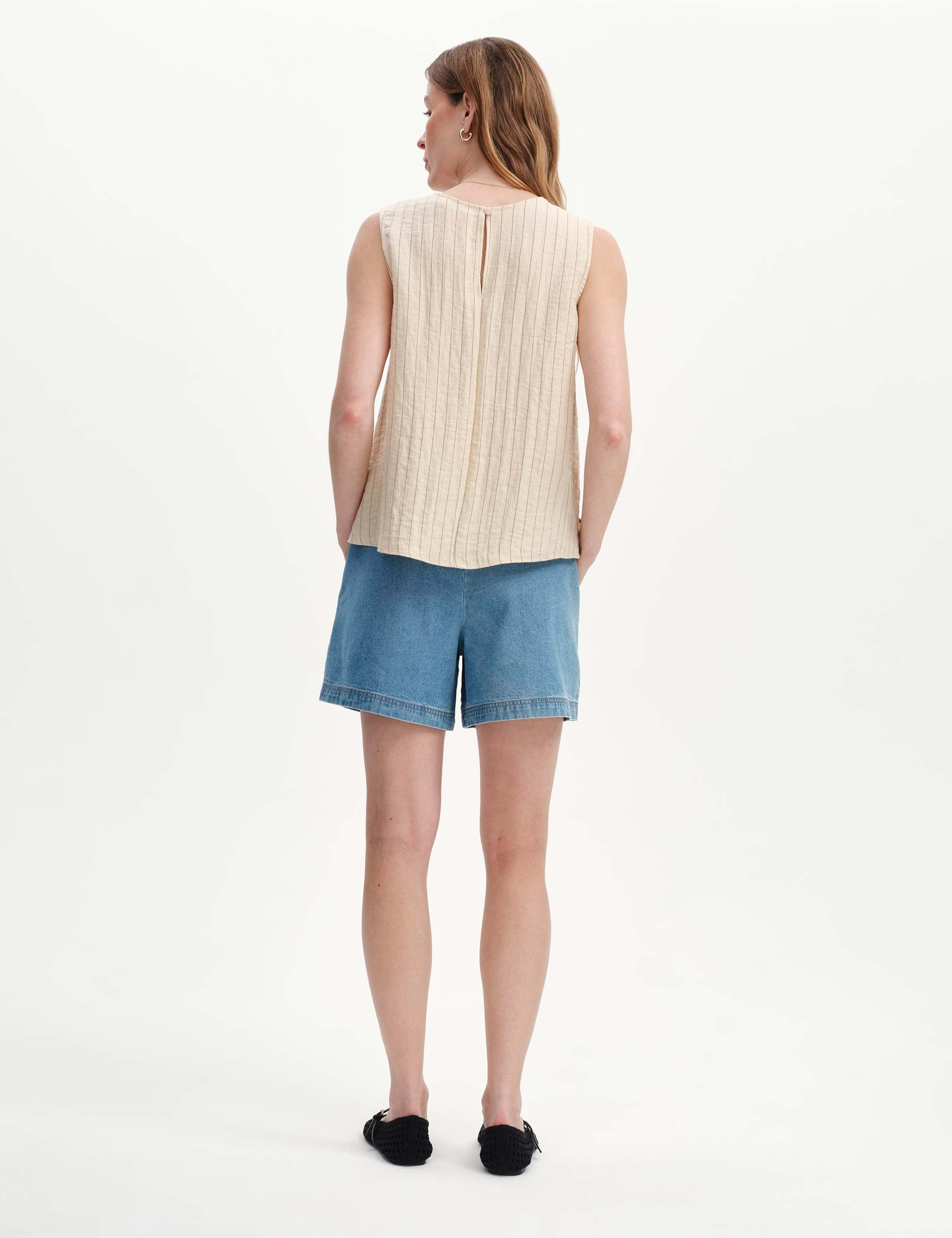 Textured Striped Sleeveless Shell Top 3 of 6