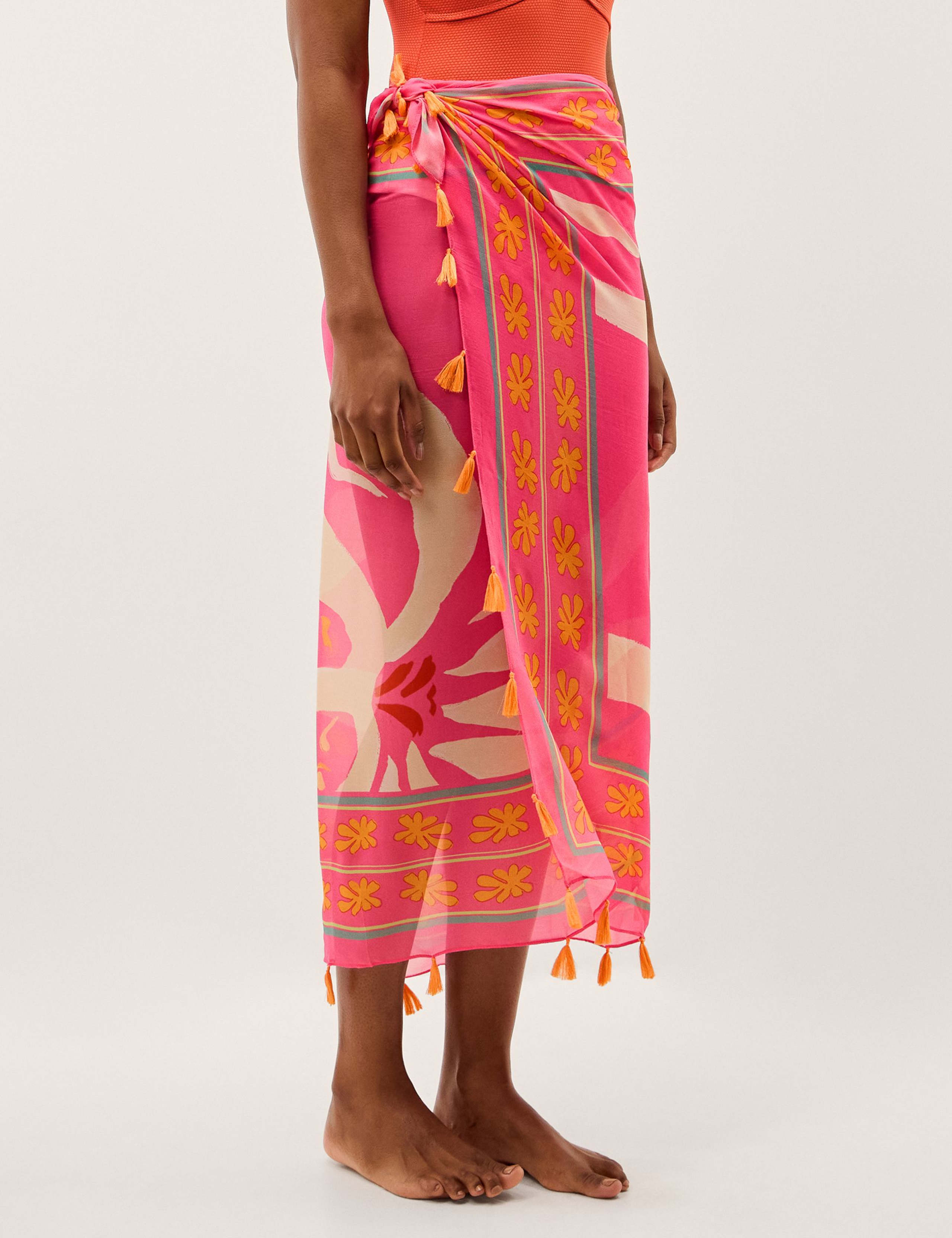 Woven Palm Print Tassel Sarong 2 of 2