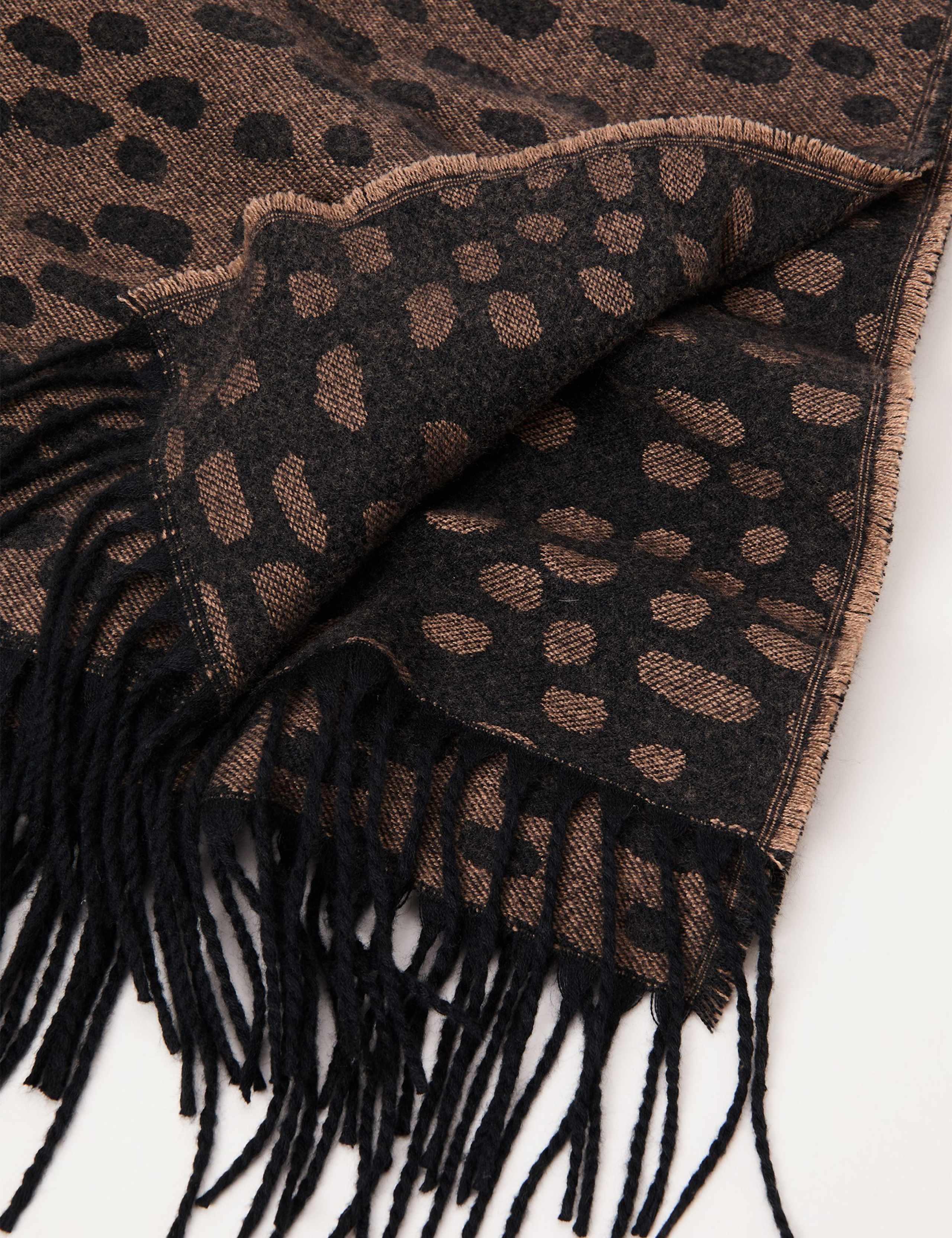 Textured Irregular Spot Fringed Tassel Scarf 5 of 5