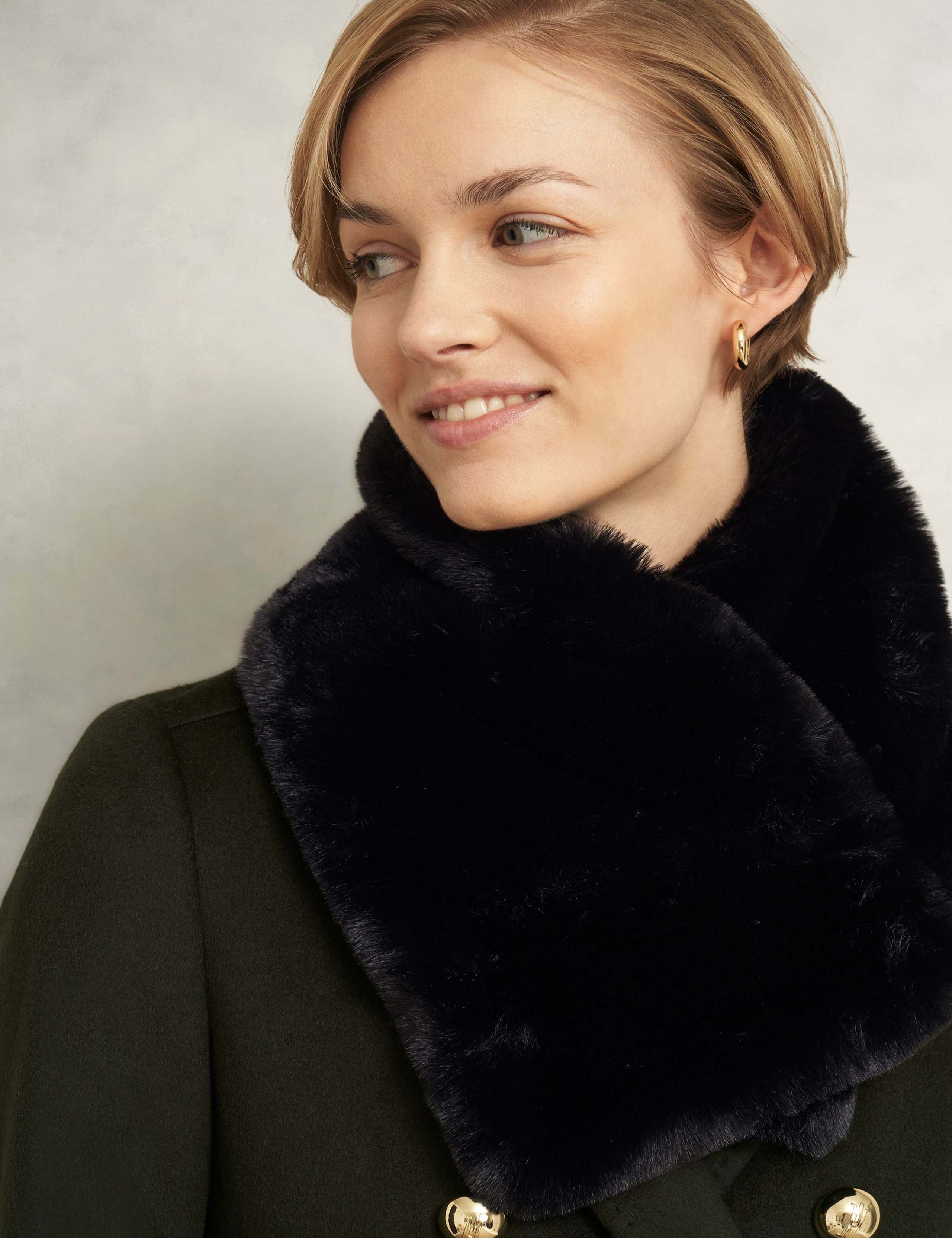 Faux Fur Scarf 3 of 4