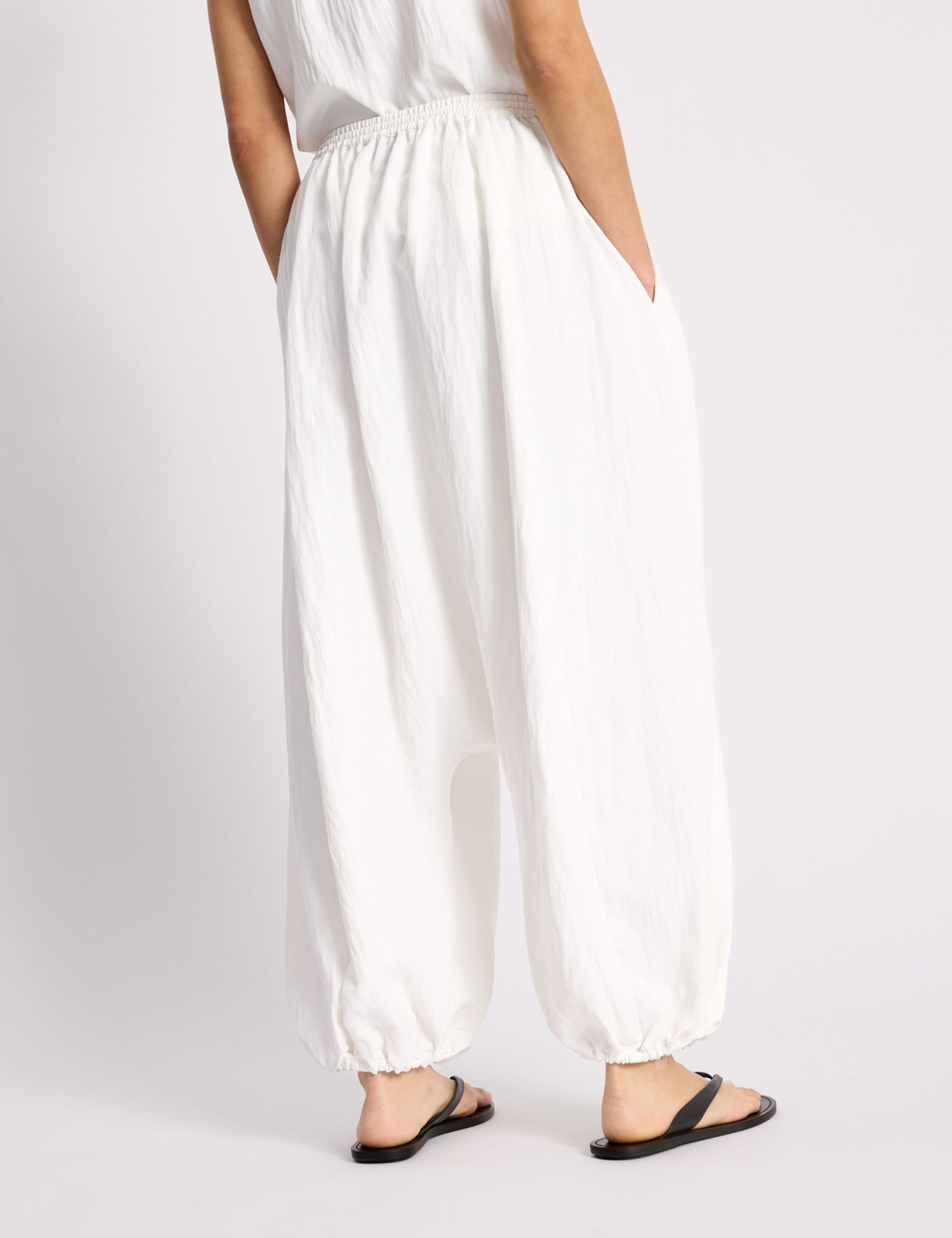 Drawstring Balloon Ankle Grazer Beach Trousers 6 of 7