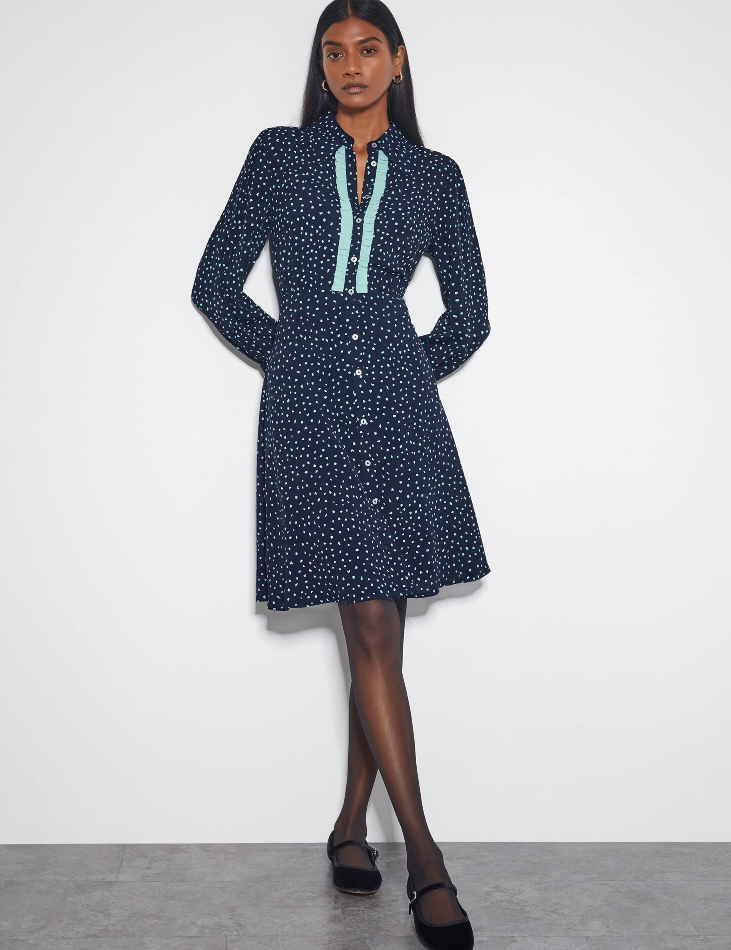 Printed Collared Knee Length Skater Dress 3 of 6