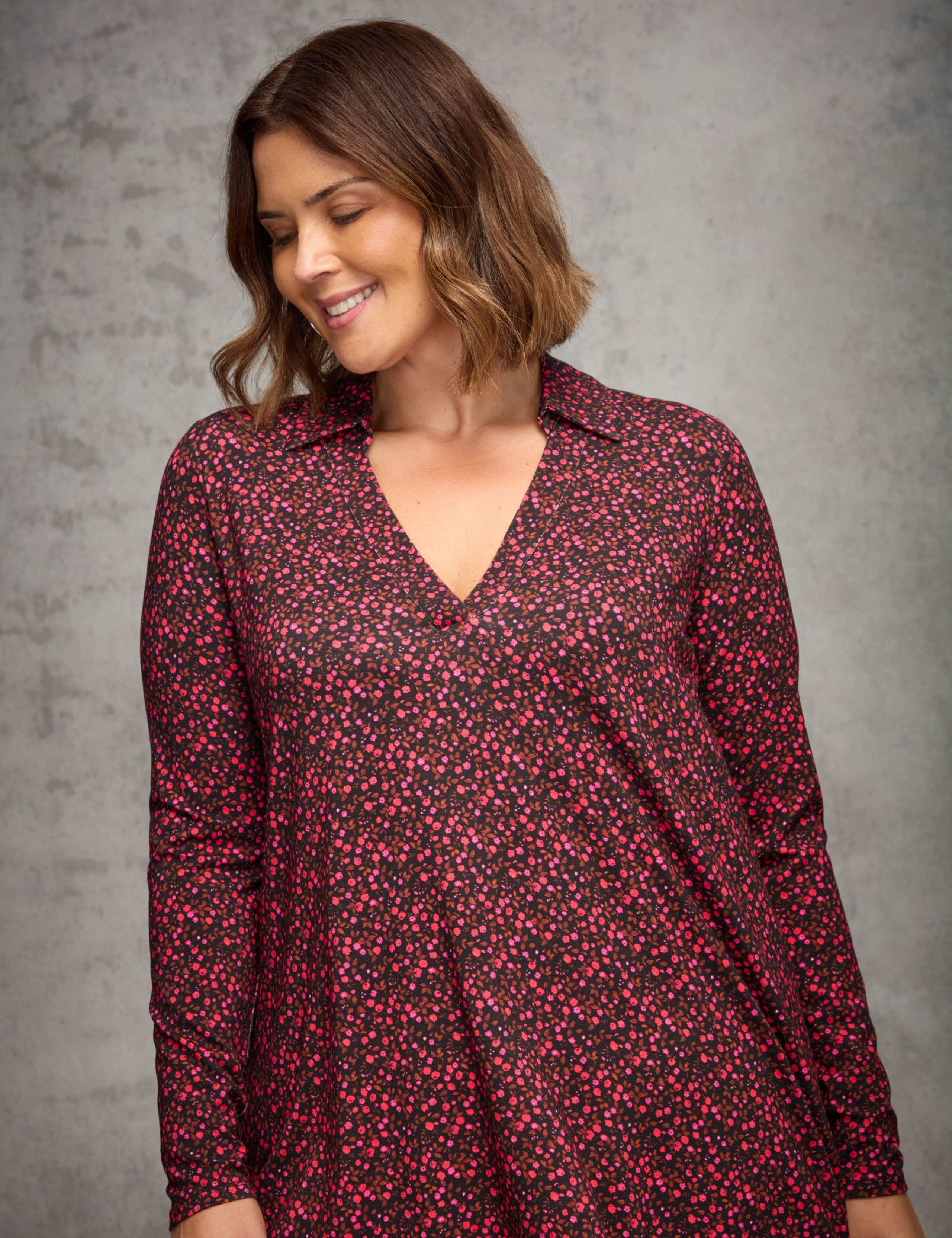 Printed Regular Fit Tunic 2 of 5