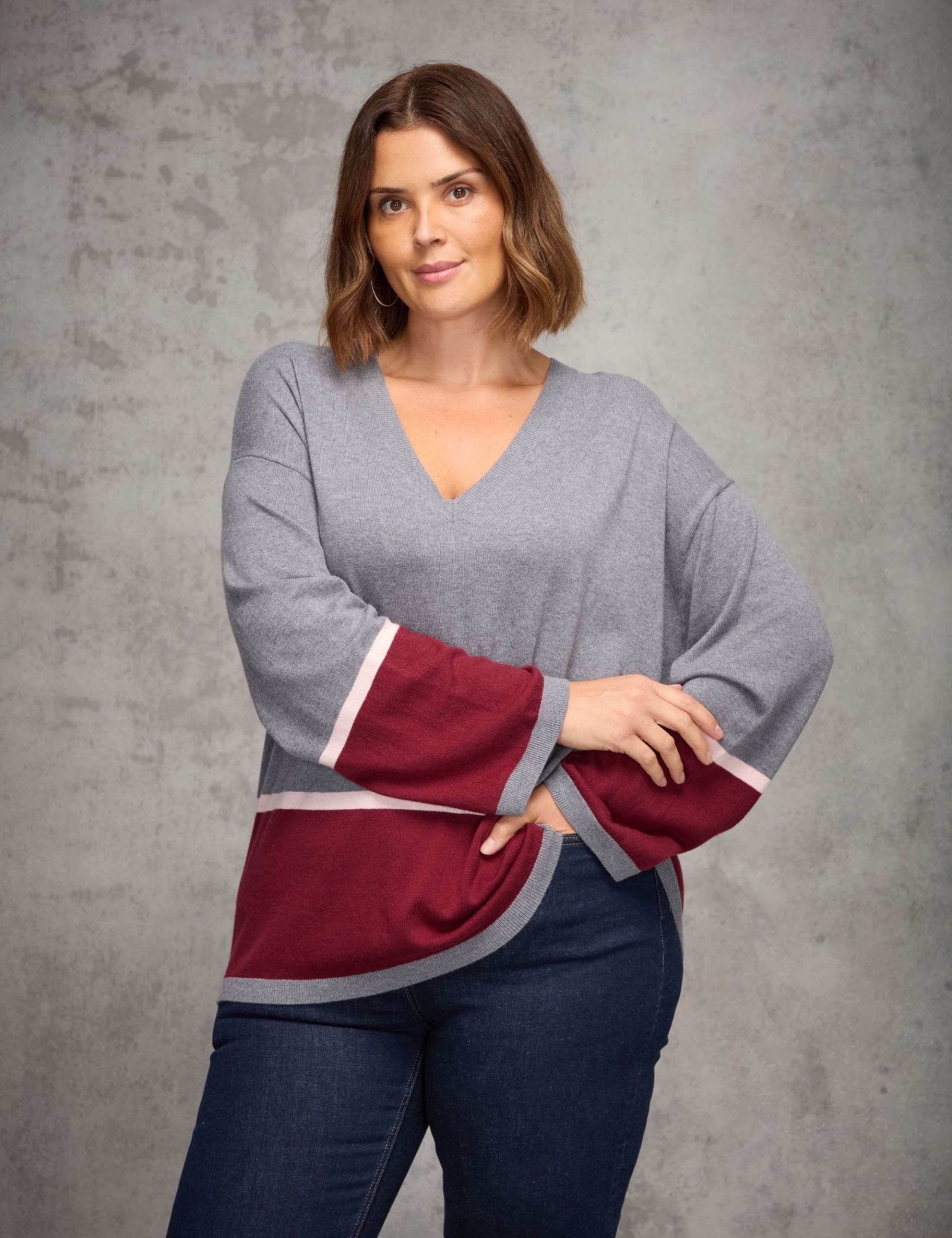 Colour Block V-Neck Jumper 4 of 4