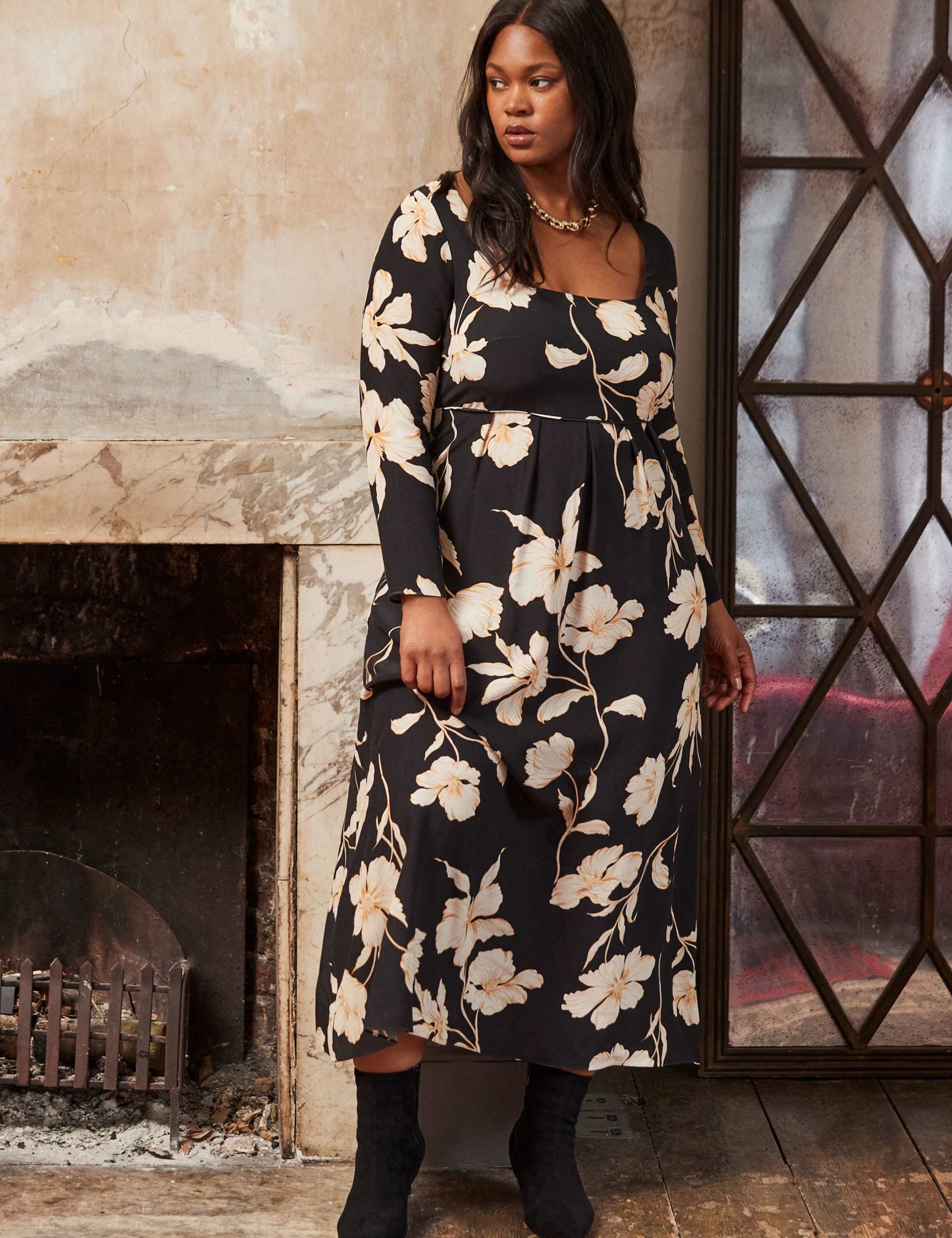 Floral Square Neck Midaxi Waisted Dress 4 of 9