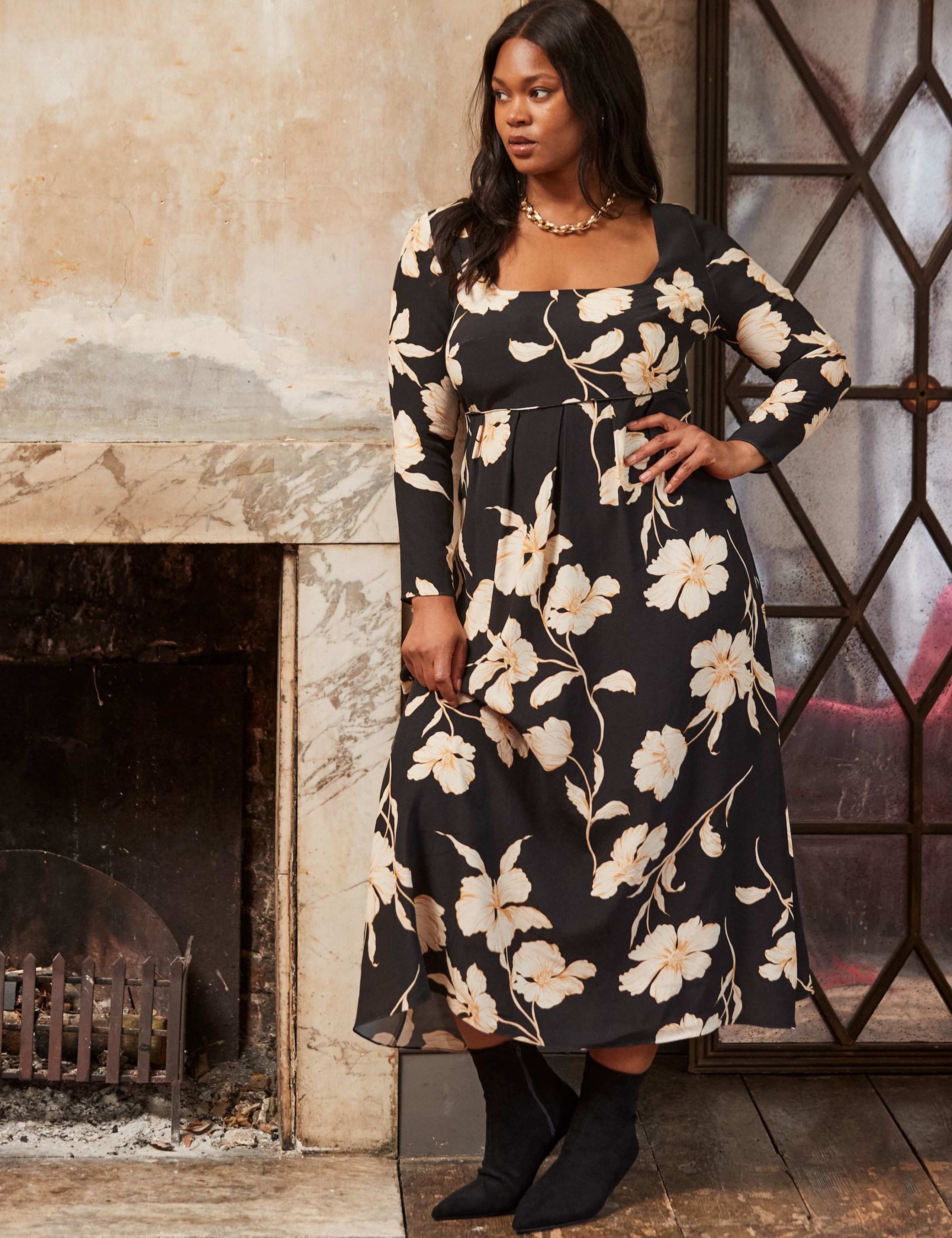 Floral Square Neck Midaxi Waisted Dress 7 of 9