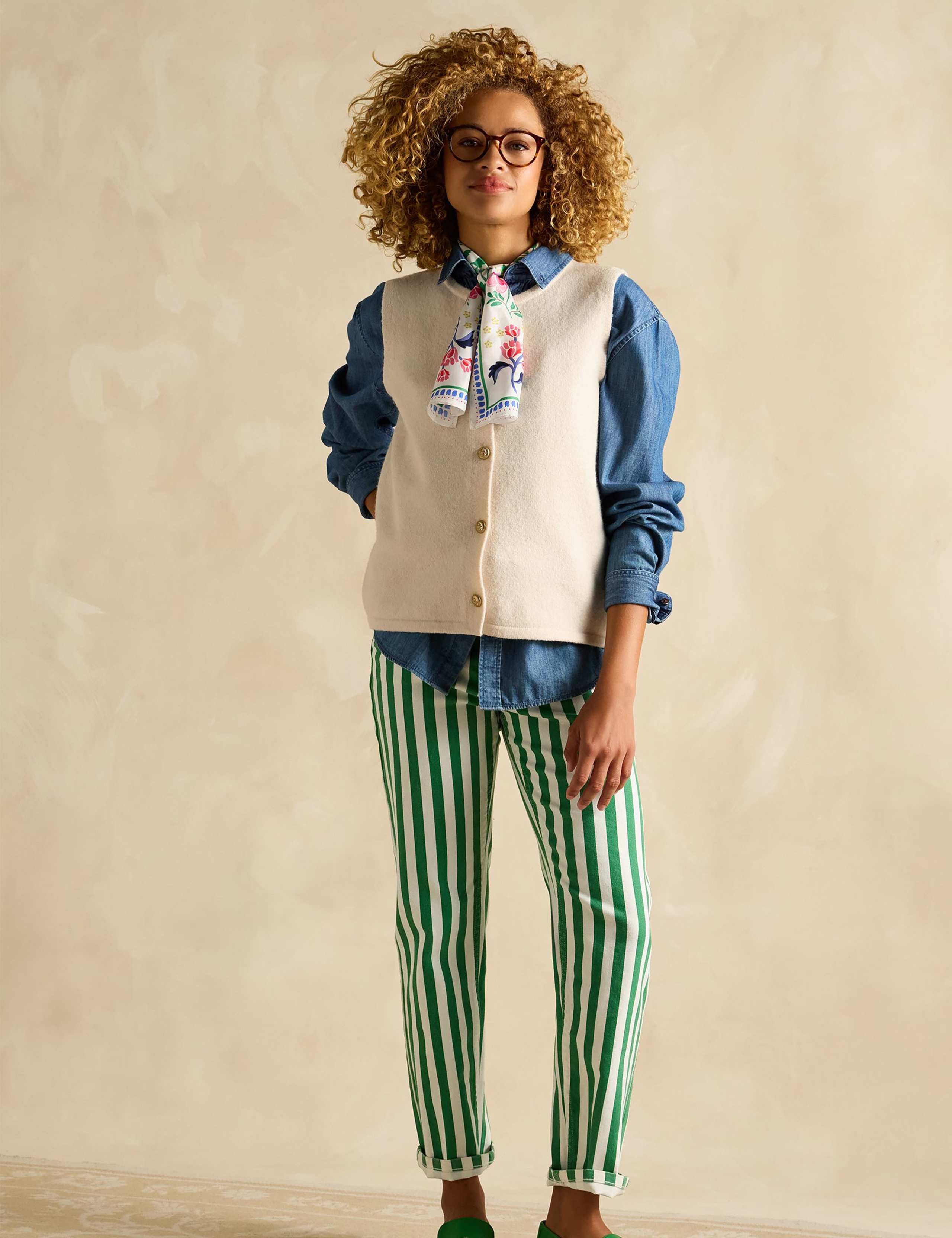 Textured Button Detail Knitted Vest 2 of 6