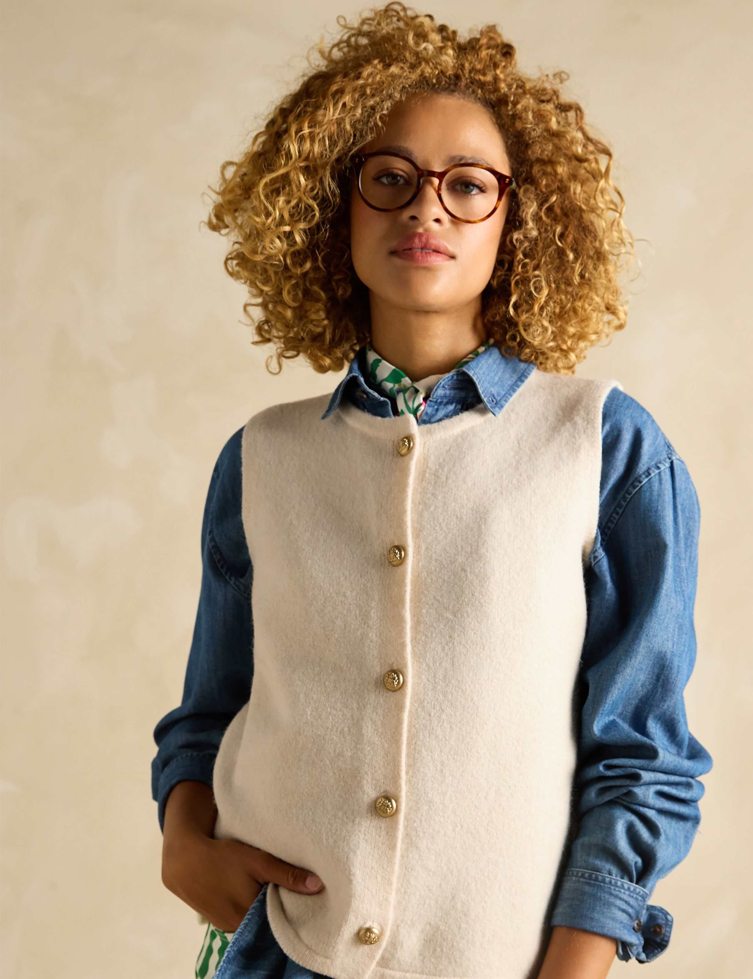 Textured Button Detail Knitted Vest 5 of 6