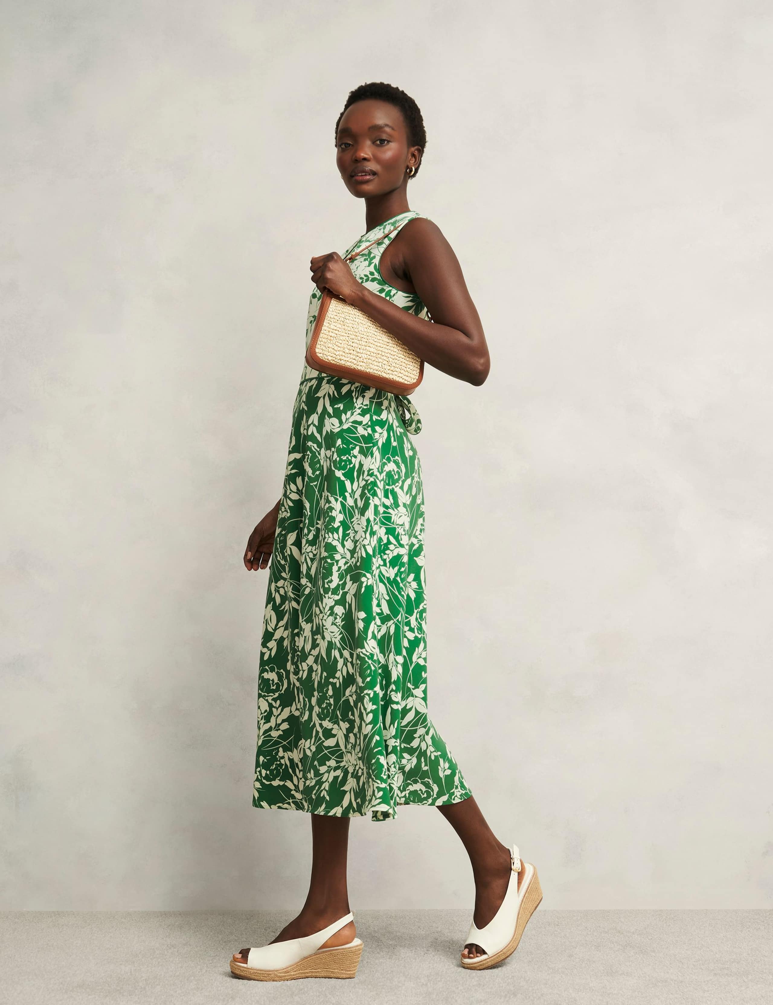 Floral Round Neck Midaxi Skater Dress 4 of 9