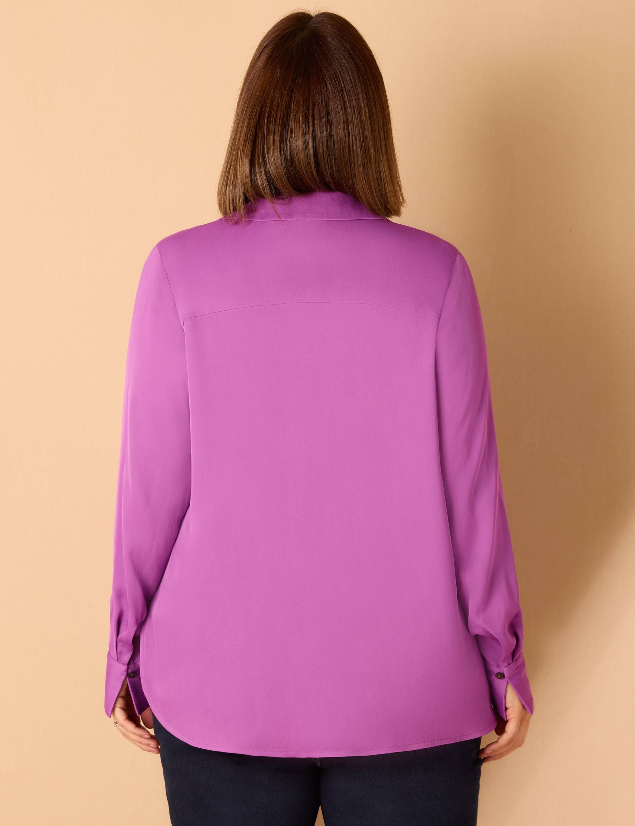 V-Neck Collared Shirt 3 of 3